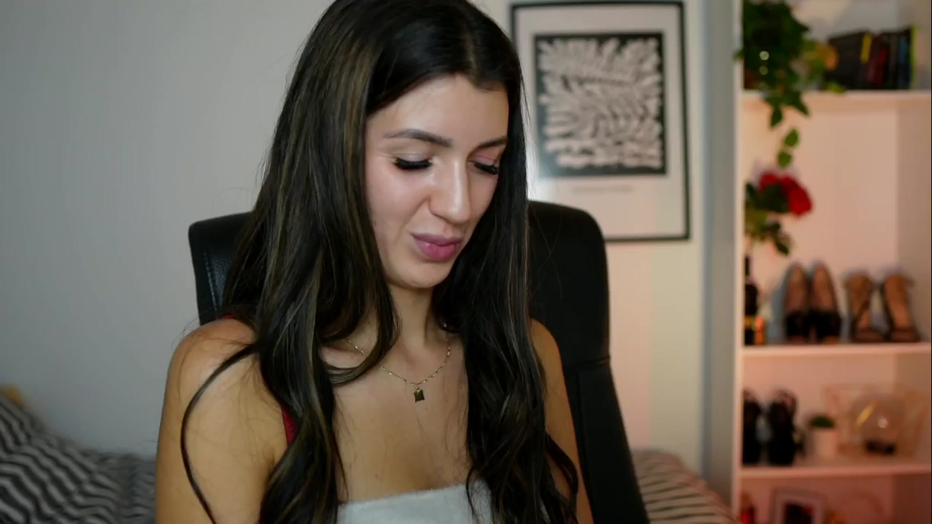 Gallery image thumbnail from Julia_Roca's myfreecams stream on, 10/09/2024, 15:13 image 9 of 20