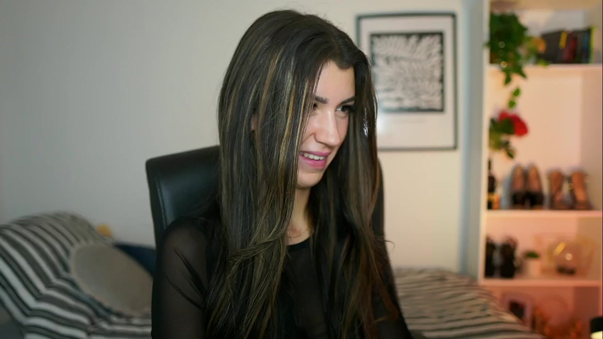 Gallery image thumbnail from Julia_Roca's myfreecams stream on, 10/10/2024, 14:45 image 3 of 20