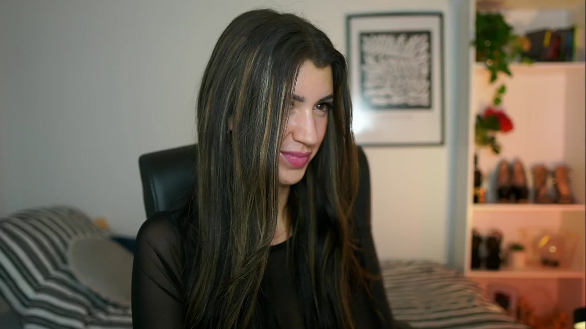Gallery image thumbnail from Julia_Roca's myfreecams stream on, 10/10/2024, 14:45 image 4 of 20