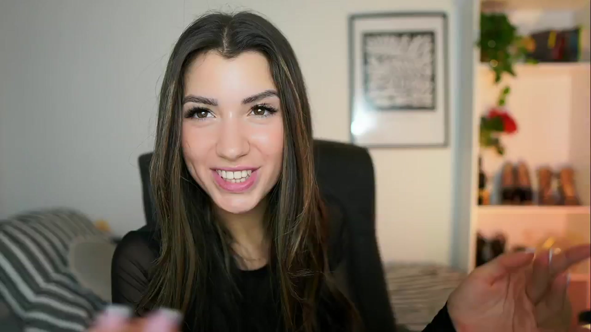 Gallery image thumbnail from Julia_Roca's myfreecams stream on, 10/10/2024, 14:45 image 9 of 20
