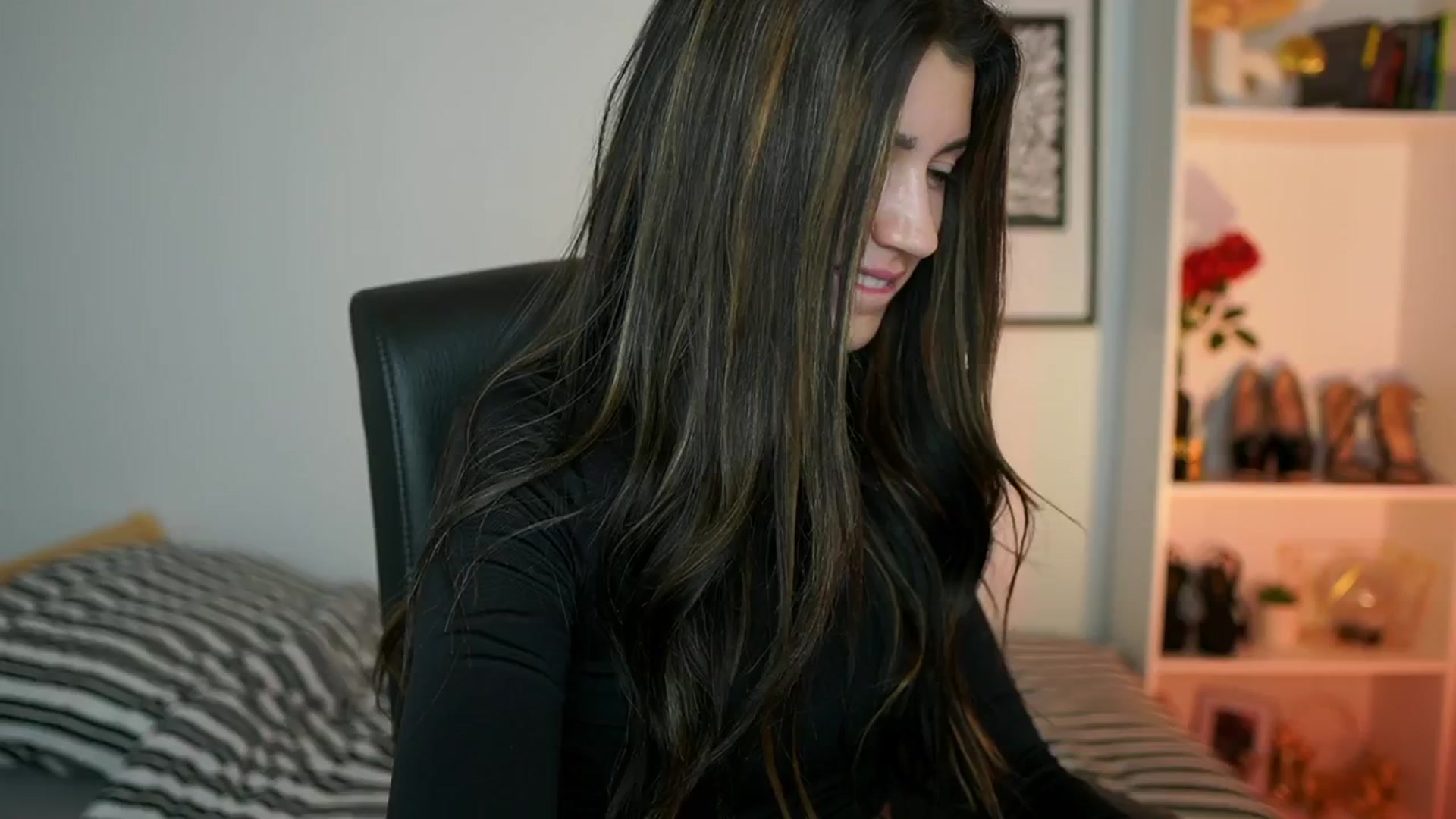 Gallery image thumbnail from Julia_Roca's myfreecams stream on, 10/13/2024, 09:45 image 15 of 20