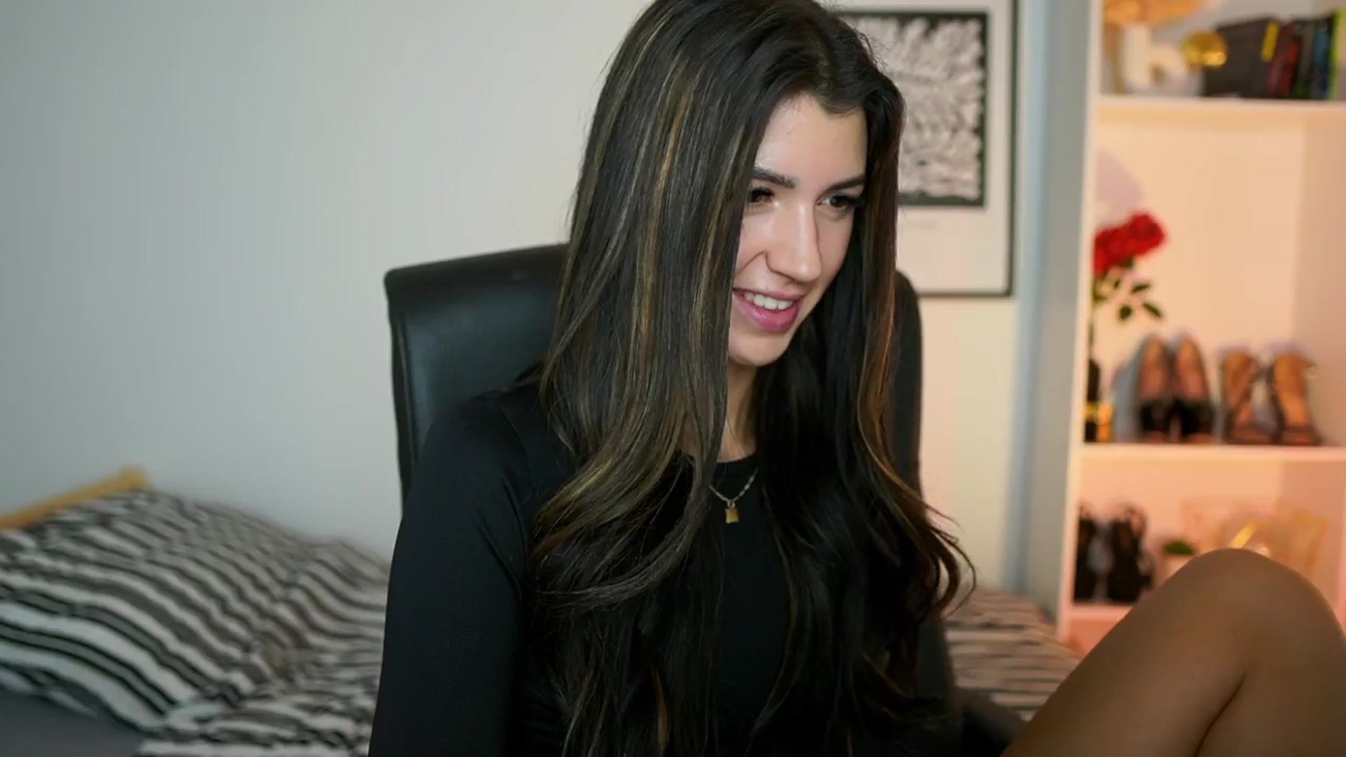 Gallery image thumbnail from Julia_Roca's myfreecams stream on, 10/13/2024, 11:22 image 1 of 20