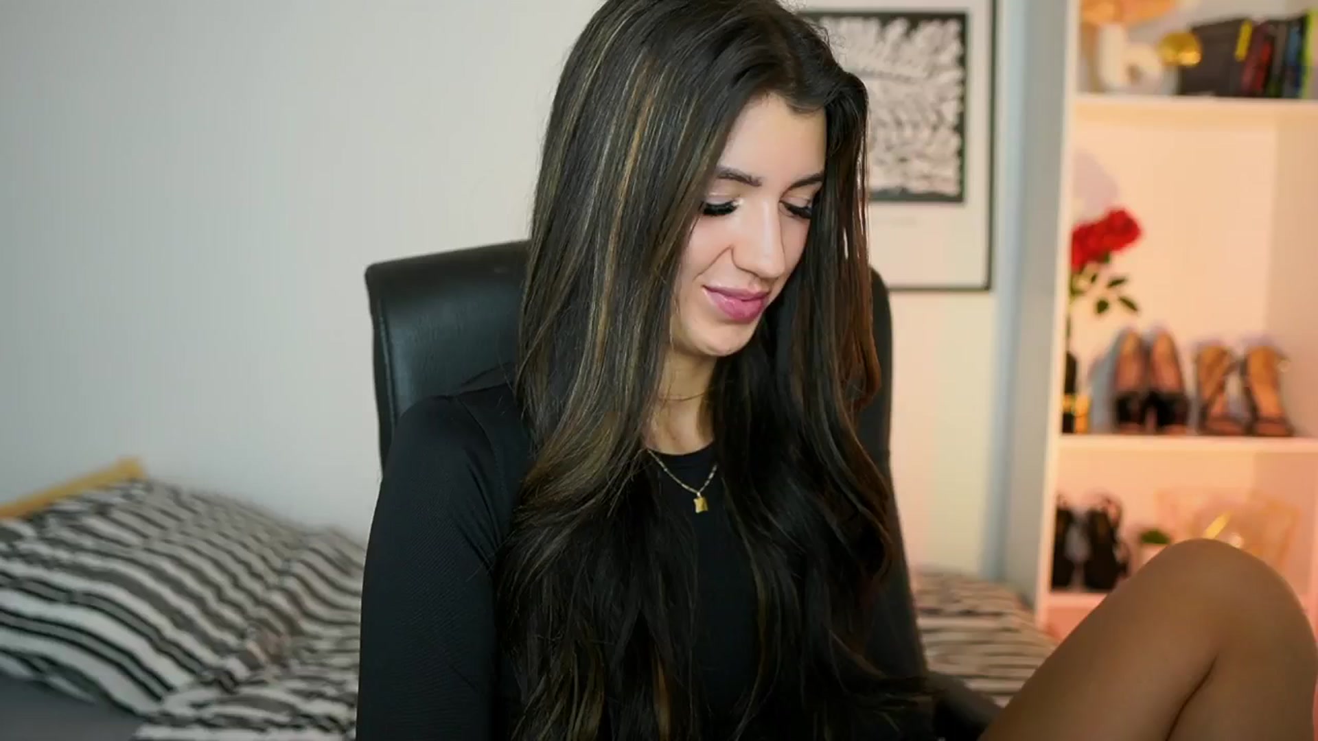 Gallery image thumbnail from Julia_Roca's myfreecams stream on, 10/13/2024, 11:22 image 4 of 20