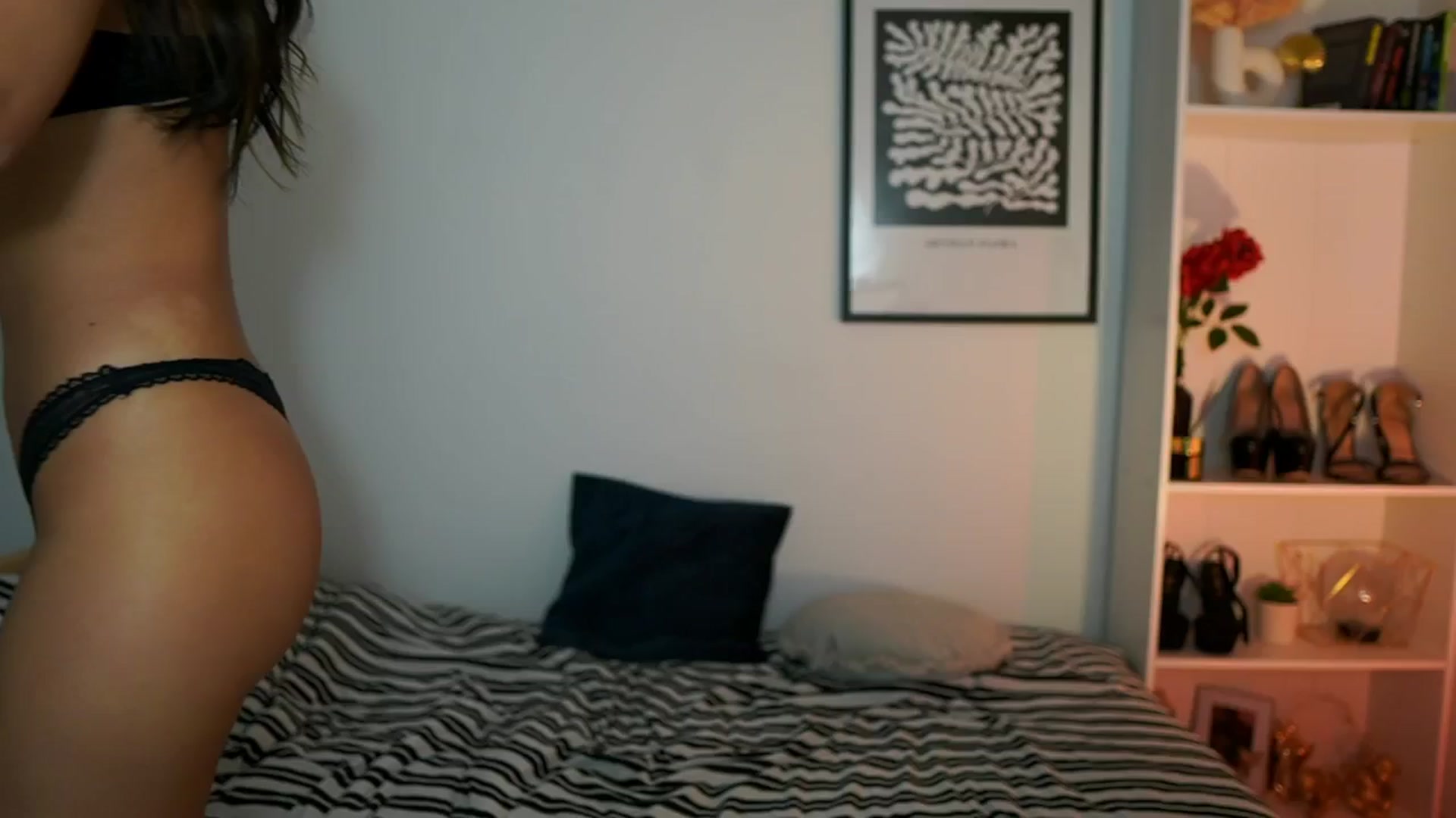 Gallery image thumbnail from Julia_Roca's myfreecams stream on, 10/13/2024, 11:22 image 12 of 20