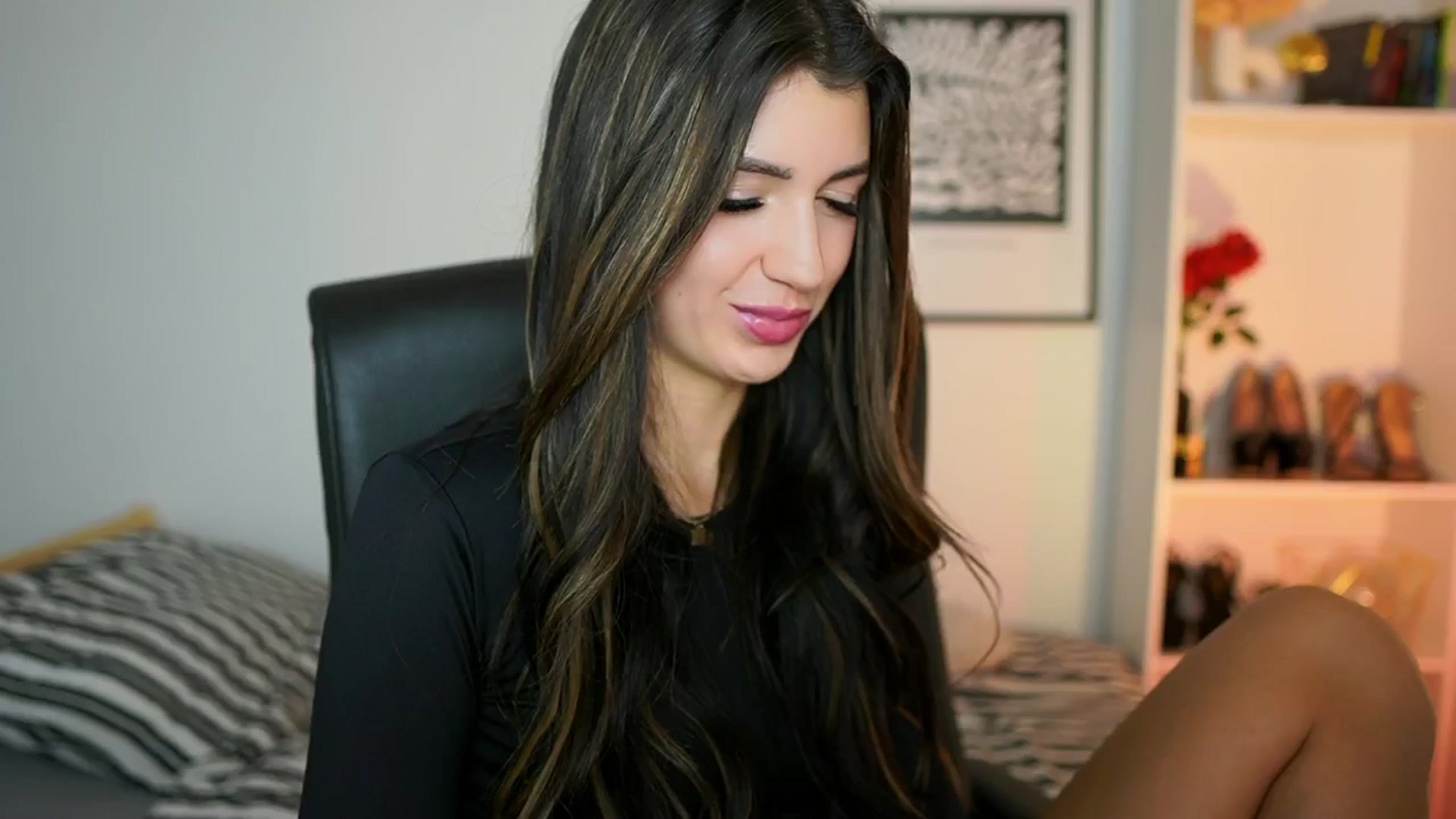 Gallery image thumbnail from Julia_Roca's myfreecams stream on, 10/13/2024, 12:41 image 1 of 20