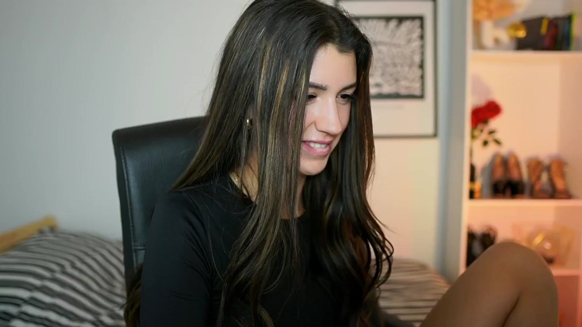 Gallery image thumbnail from Julia_Roca's myfreecams stream on, 10/13/2024, 14:56 image 19 of 20
