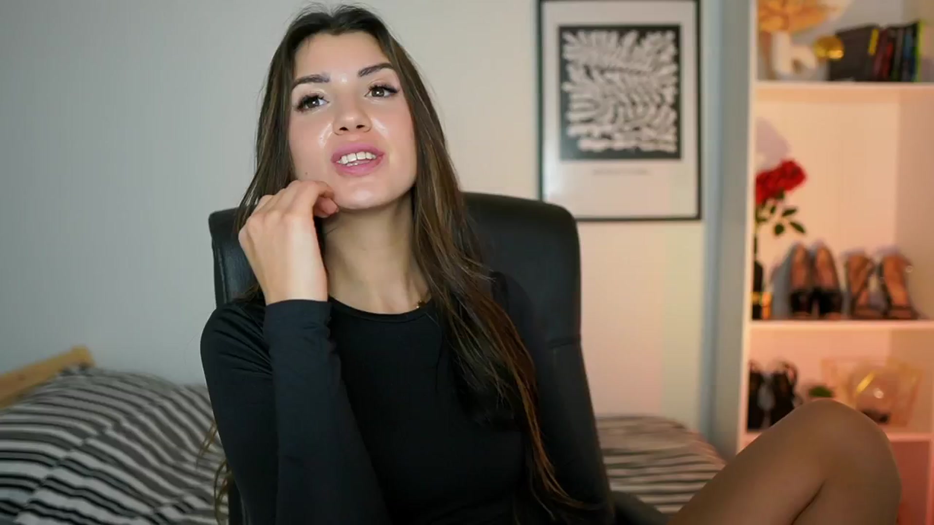 Gallery image thumbnail from Julia_Roca's myfreecams stream on, 10/13/2024, 14:56 image 18 of 20