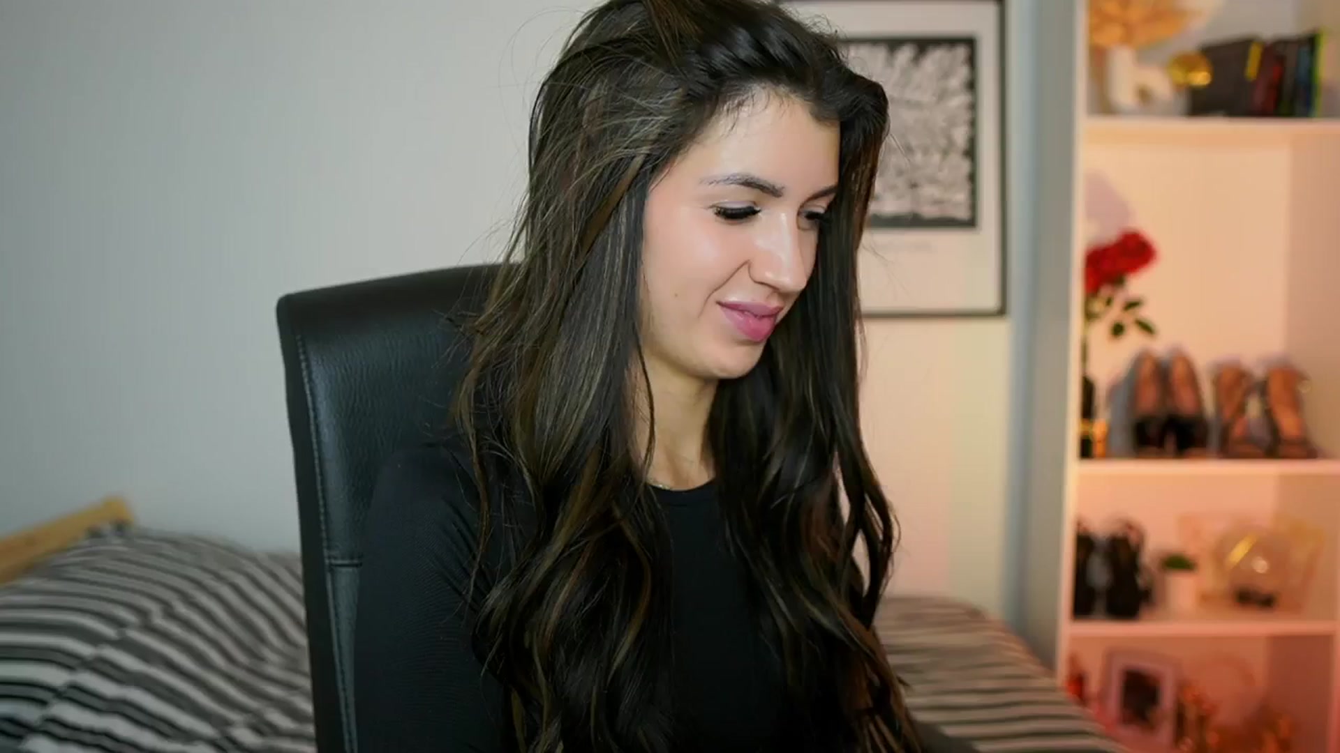 Gallery image thumbnail from Julia_Roca's myfreecams stream on, 10/13/2024, 14:56 image 11 of 20