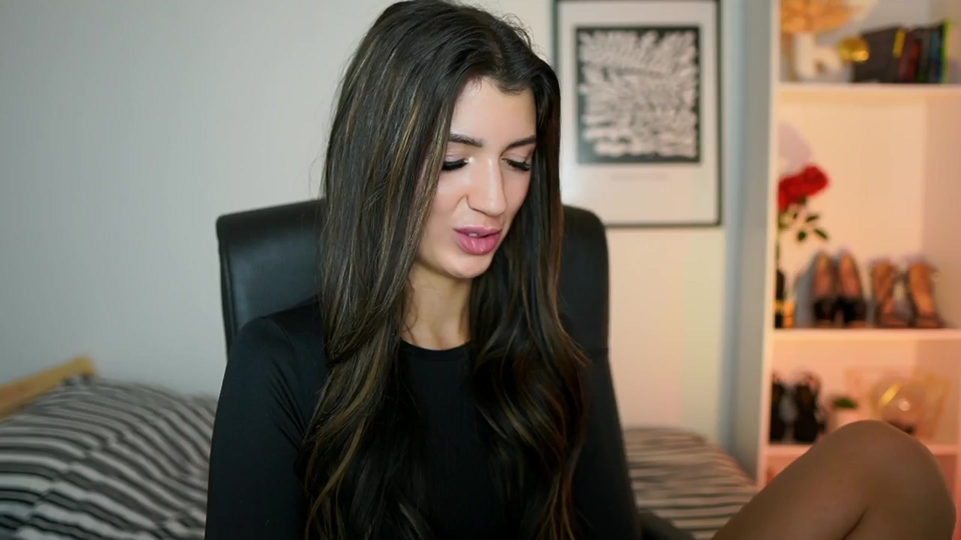 Gallery image thumbnail from Julia_Roca's myfreecams stream on, 10/13/2024, 14:56 image 17 of 20