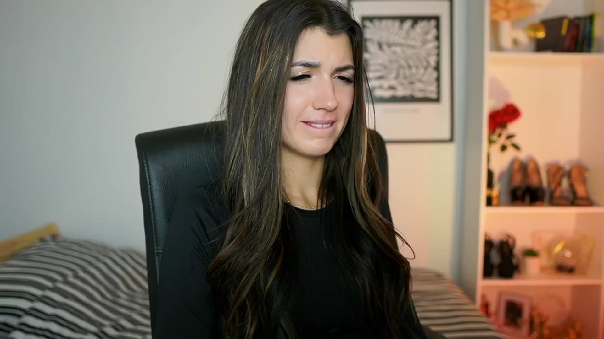 Gallery image thumbnail from Julia_Roca's myfreecams stream on, 10/13/2024, 14:56 image 6 of 20