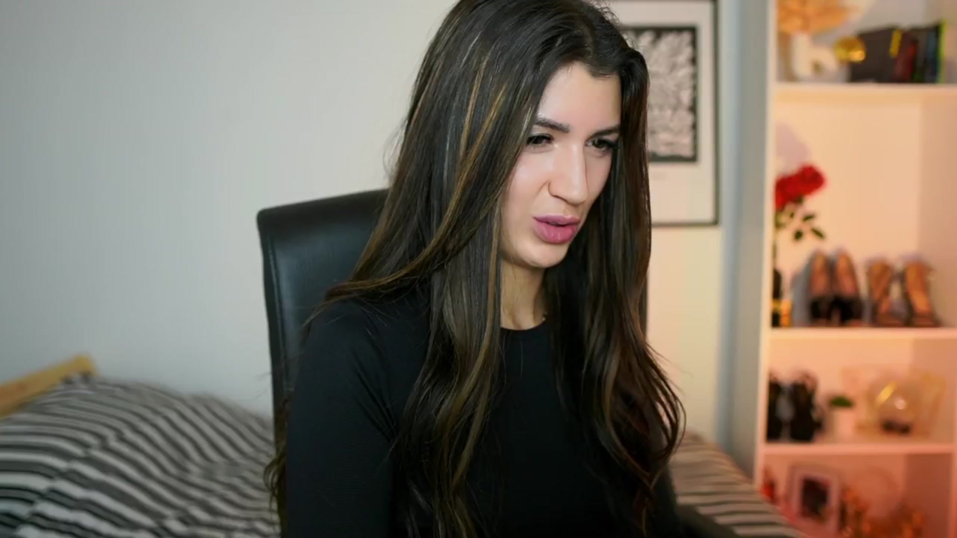 Gallery image thumbnail from Julia_Roca's myfreecams stream on, 10/13/2024, 15:44 image 4 of 20
