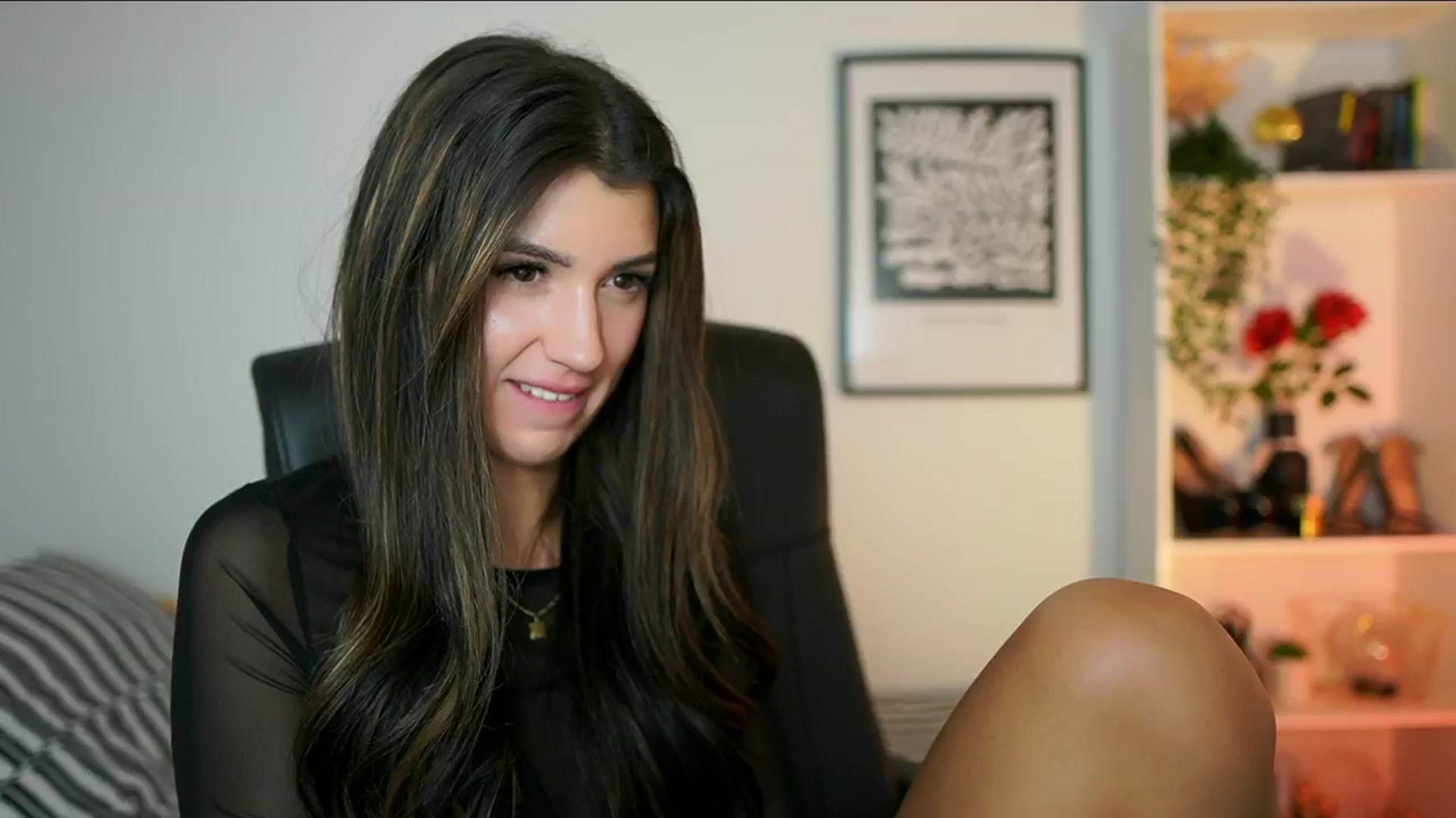 Gallery image thumbnail from Julia_Roca's myfreecams stream on, 10/17/2024, 13:39 image 7 of 20
