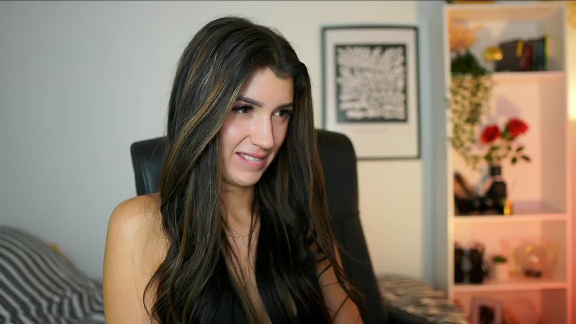 Gallery image thumbnail from Julia_Roca's myfreecams stream on, 10/17/2024, 16:56 image 20 of 20