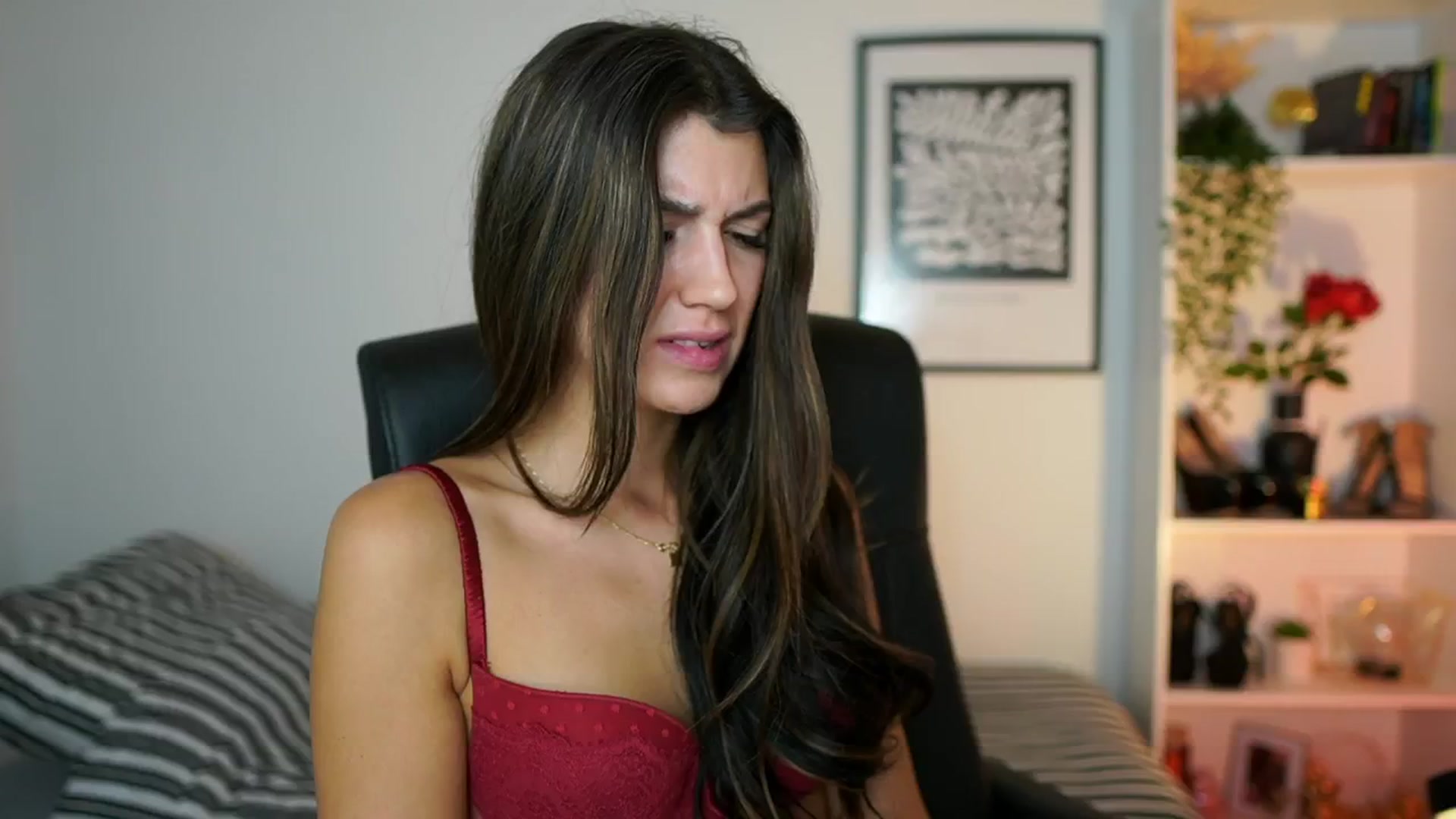 Gallery image thumbnail from Julia_Roca's myfreecams stream on, 10/19/2024, 14:45 image 13 of 20