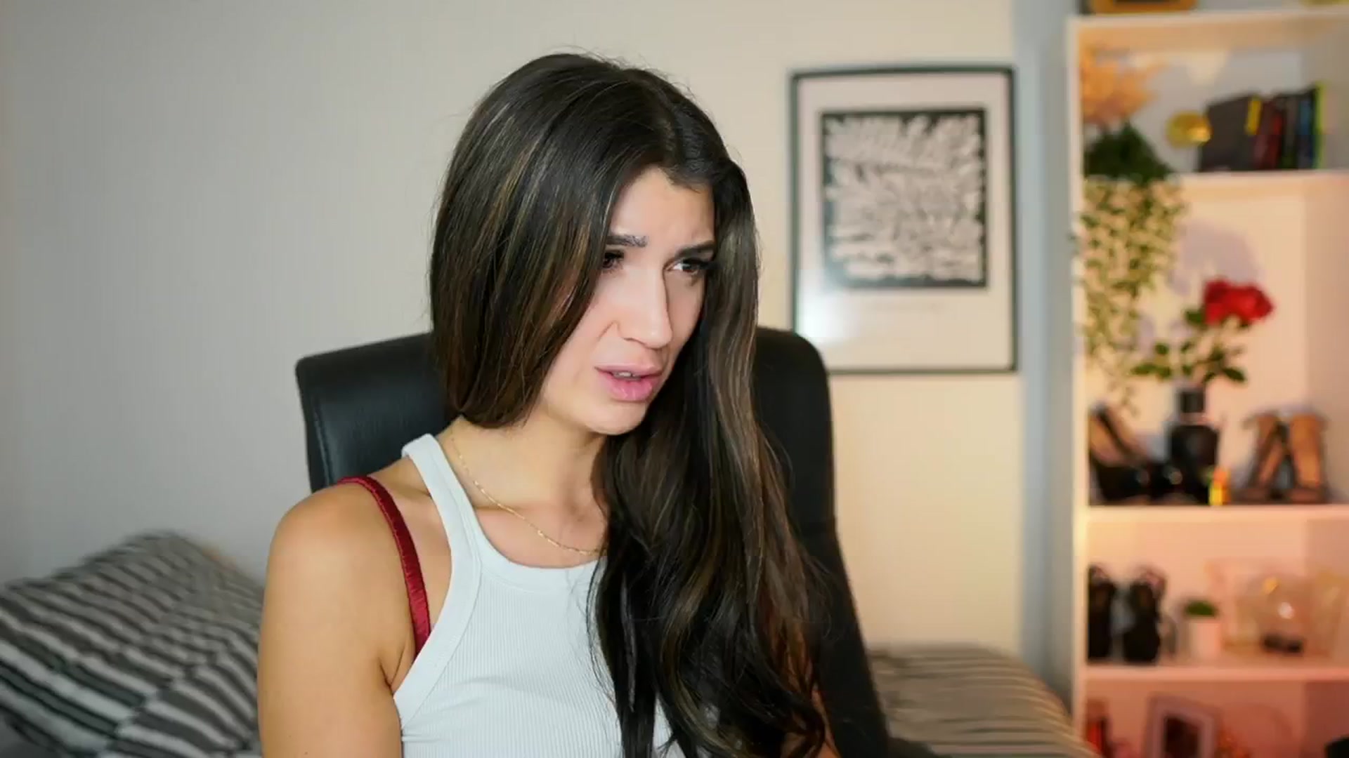 Gallery image thumbnail from Julia_Roca's myfreecams stream on, 10/19/2024, 16:16 image 2 of 20