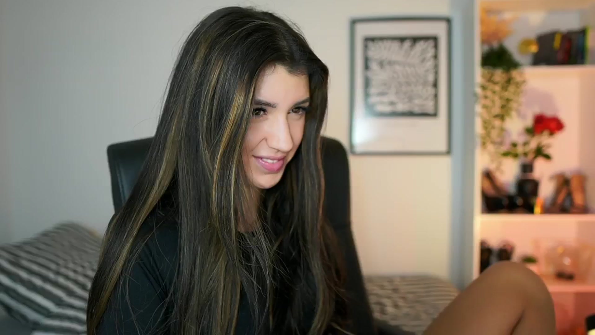 Gallery image thumbnail from Julia_Roca's myfreecams stream on, 10/20/2024, 10:00 image 15 of 20