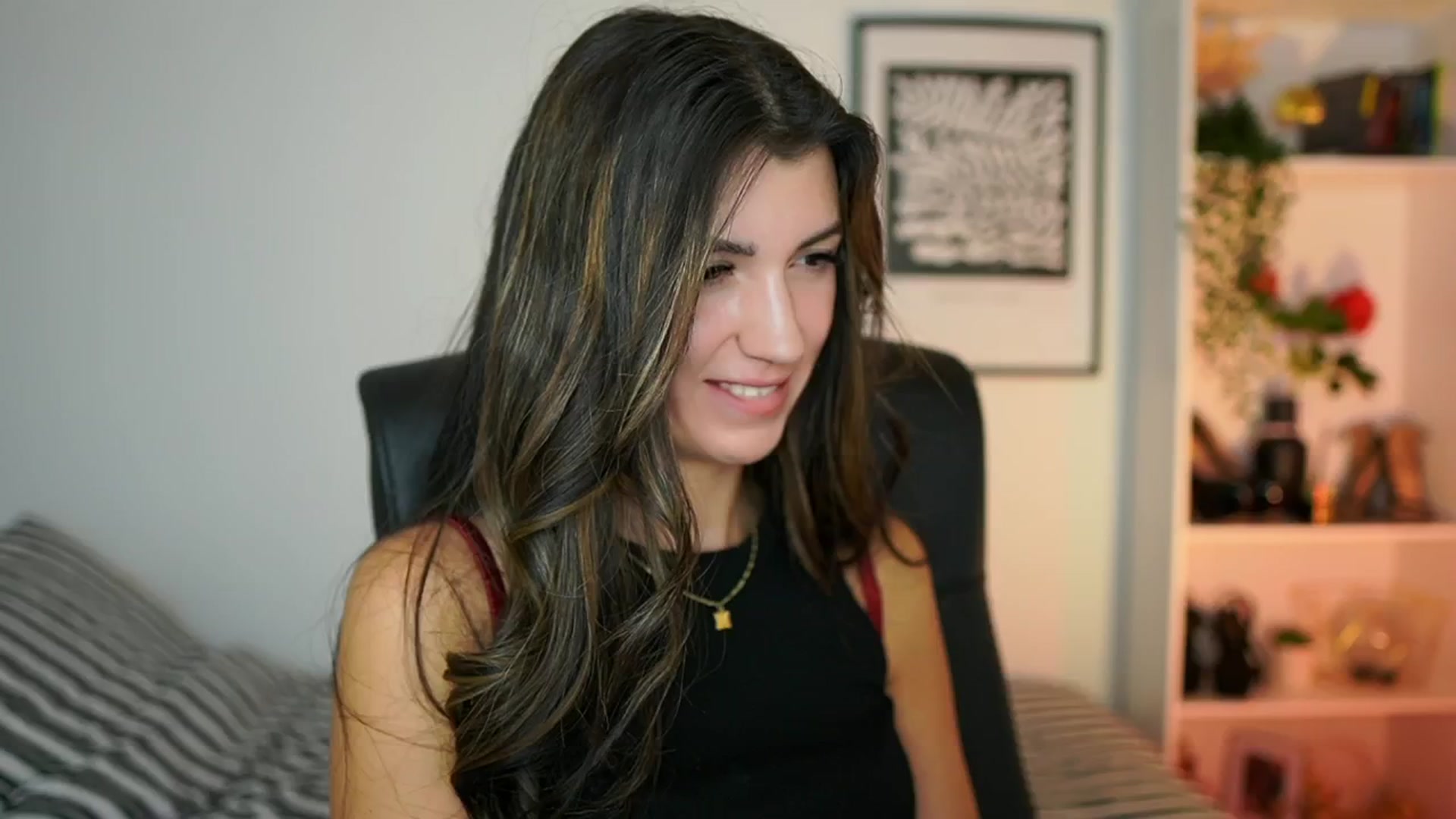 Gallery image thumbnail from Julia_Roca's myfreecams stream on, 10/24/2024, 14:41 image 9 of 20