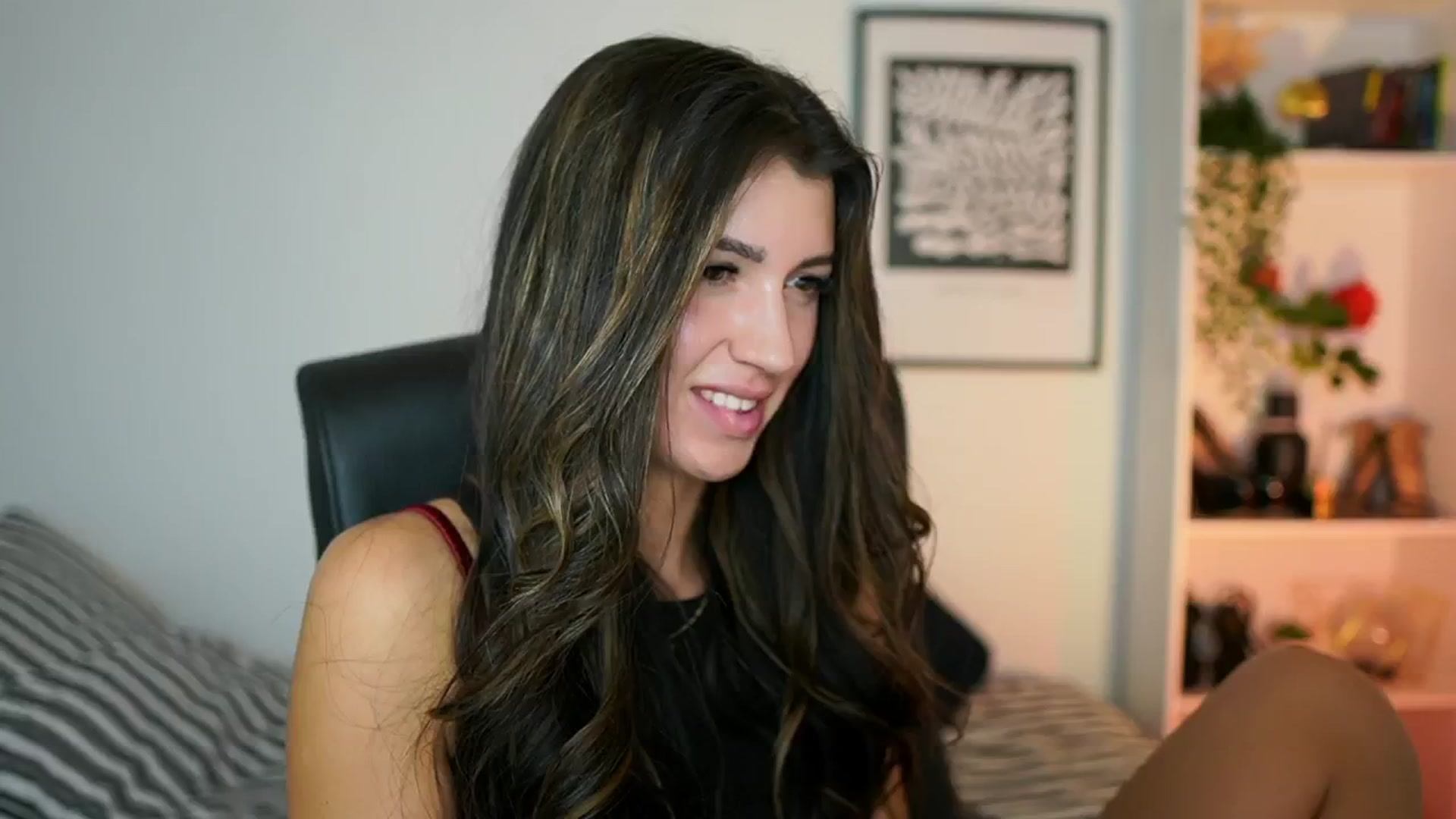 Gallery image thumbnail from Julia_Roca's myfreecams stream on, 10/24/2024, 18:45 image 2 of 20