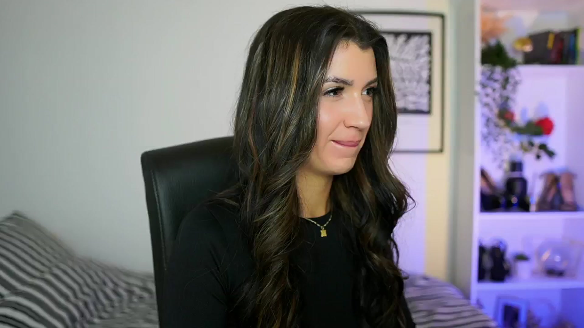 Gallery image thumbnail from Julia_Roca's myfreecams stream on, 10/26/2024, 14:19 image 8 of 20