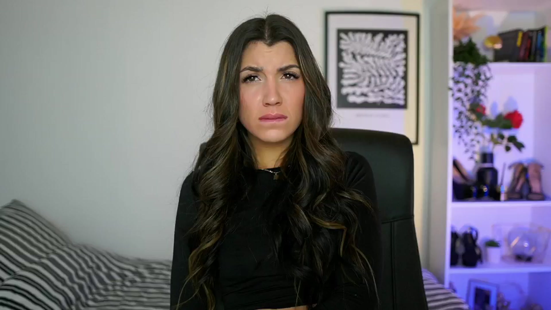 Gallery image thumbnail from Julia_Roca's myfreecams stream on, 10/26/2024, 14:19 image 12 of 20