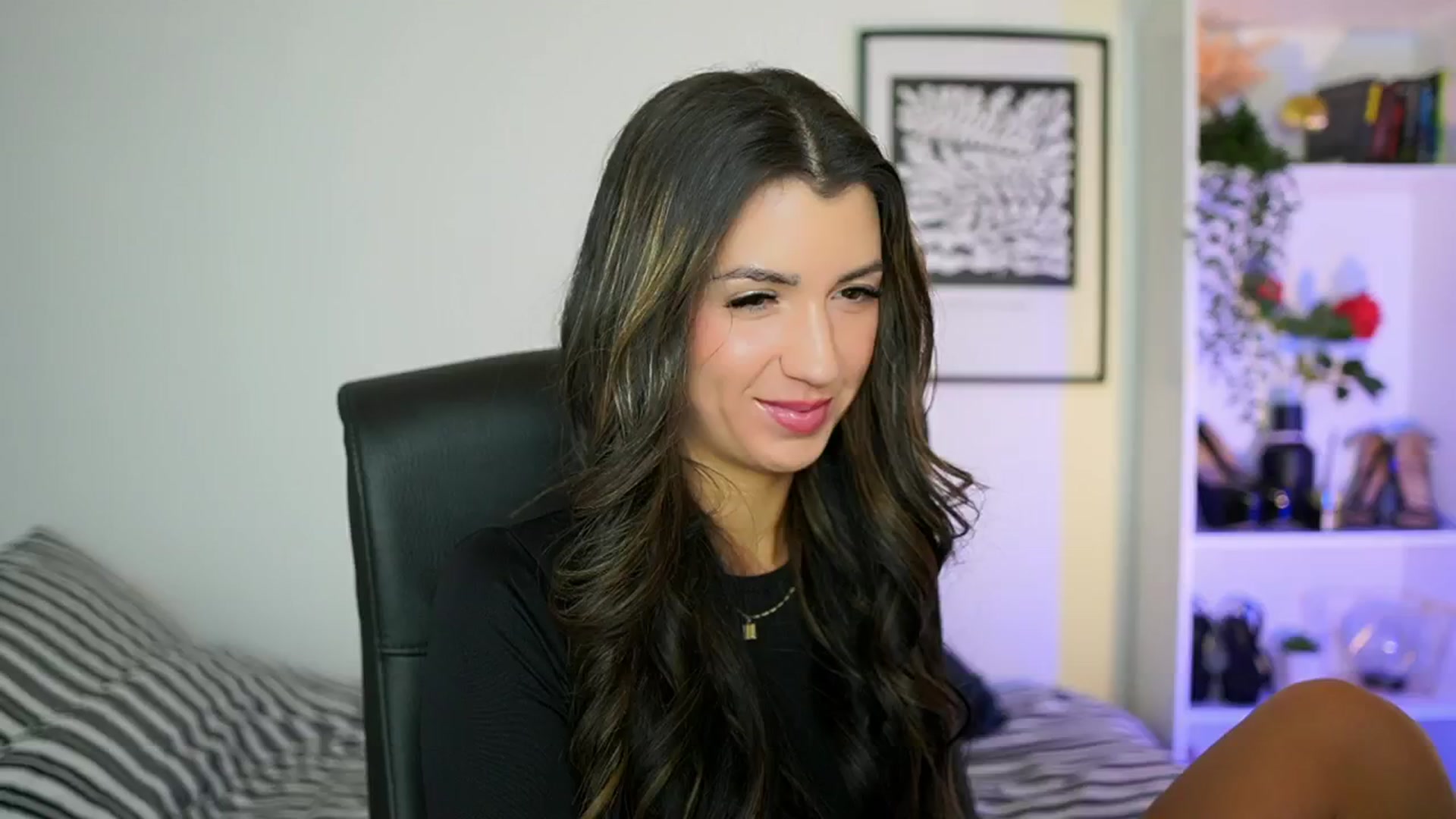 Gallery image thumbnail from Julia_Roca's myfreecams stream on, 10/26/2024, 14:19 image 2 of 20
