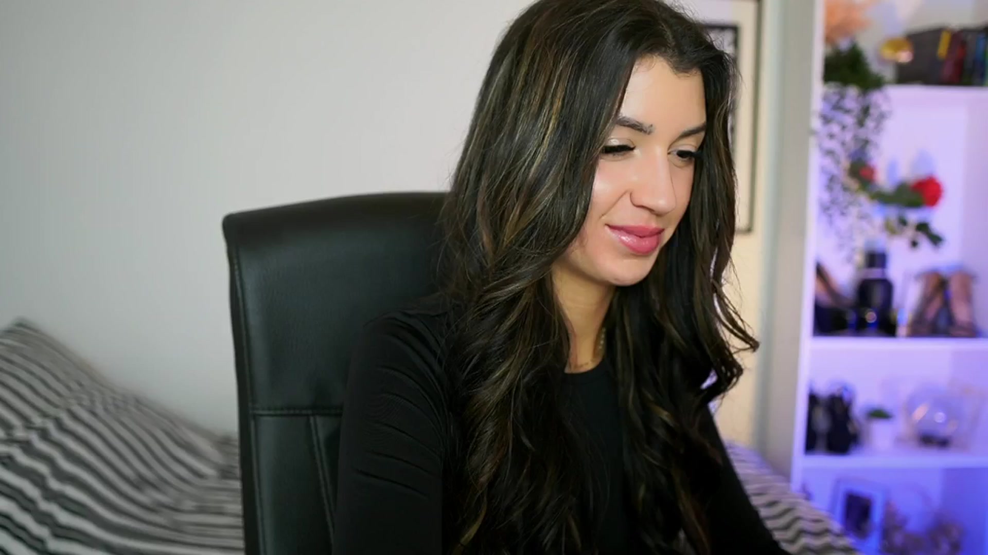 Gallery image thumbnail from Julia_Roca's myfreecams stream on, 10/26/2024, 17:56 image 1 of 20