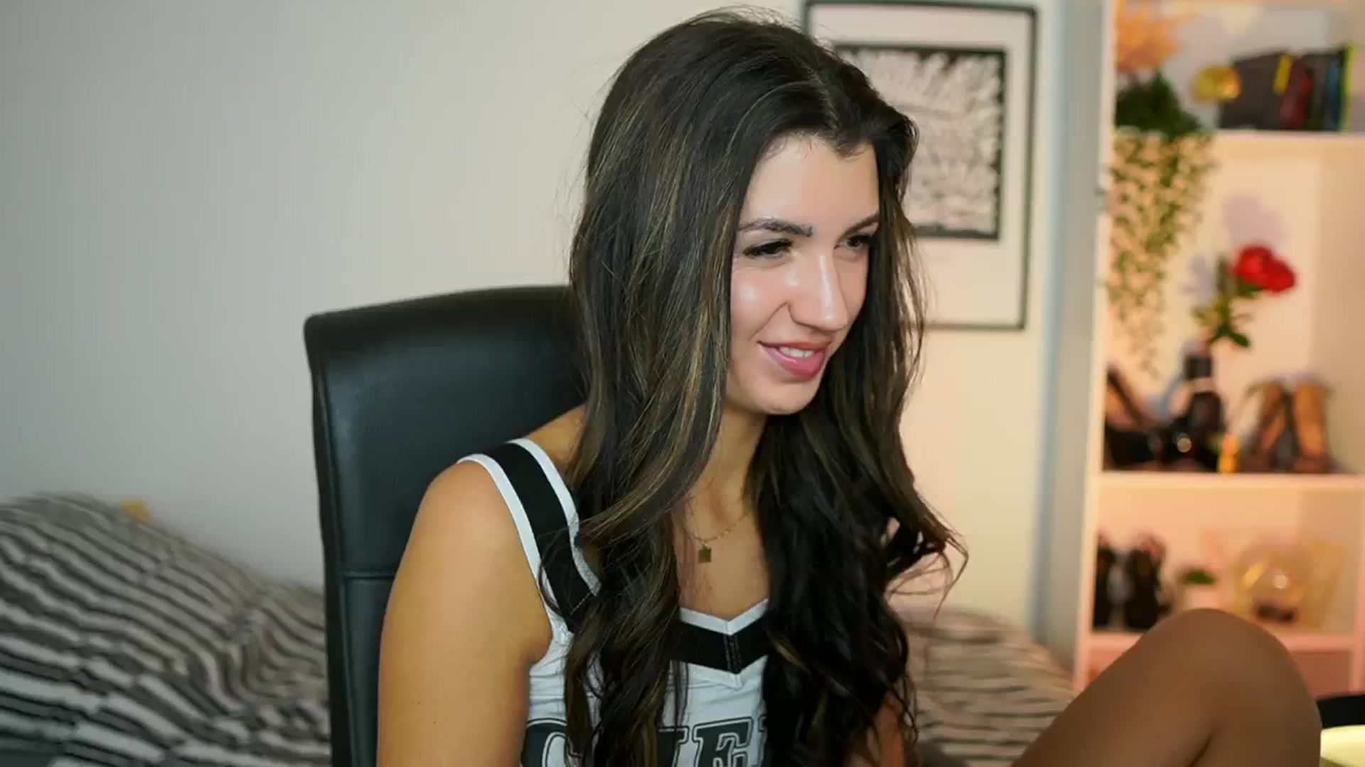 Gallery image thumbnail from Julia_Roca's myfreecams stream on, 10/27/2024, 16:51 image 9 of 20