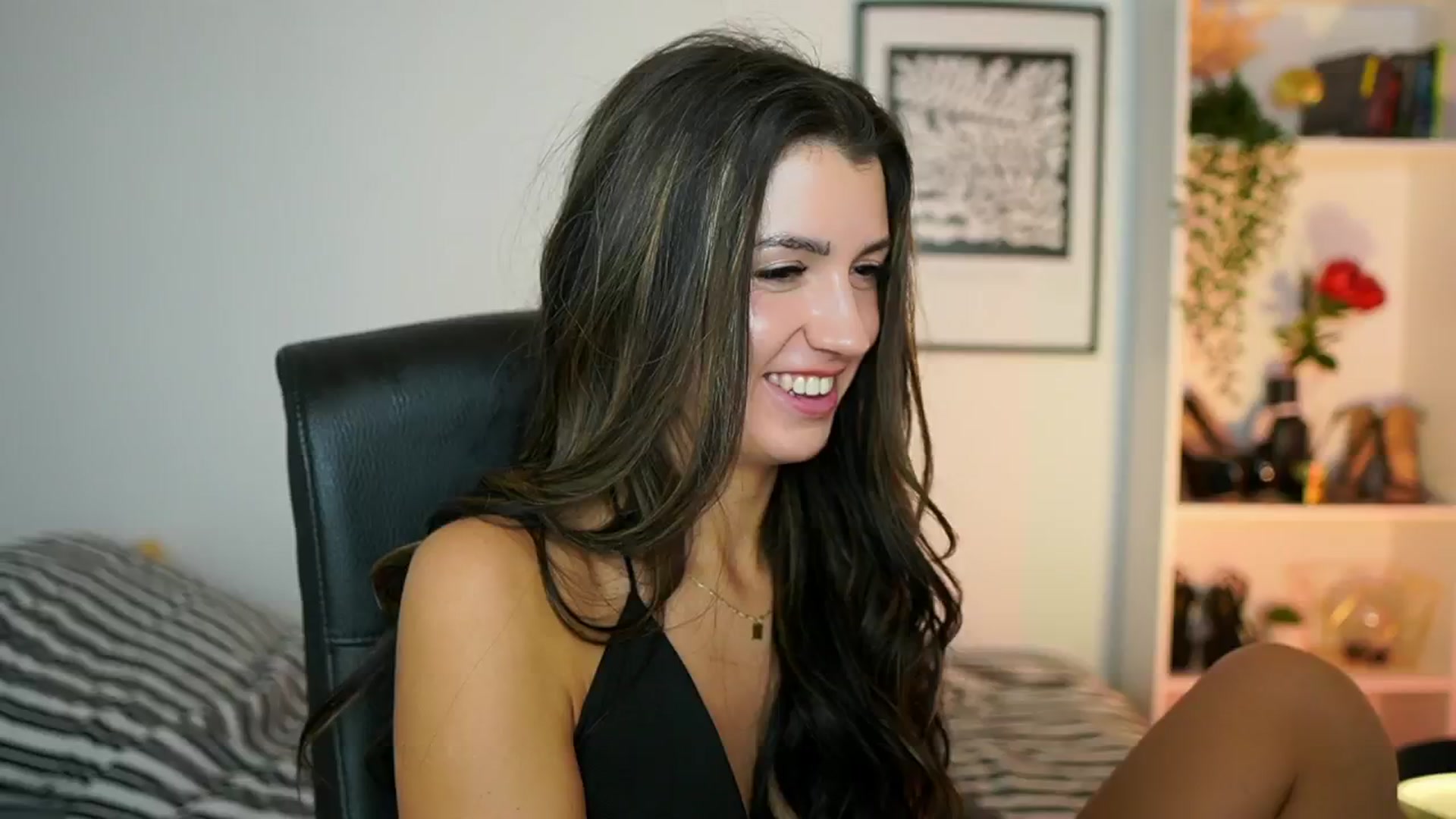 Gallery image thumbnail from Julia_Roca's myfreecams stream on, 10/27/2024, 16:51 image 19 of 20