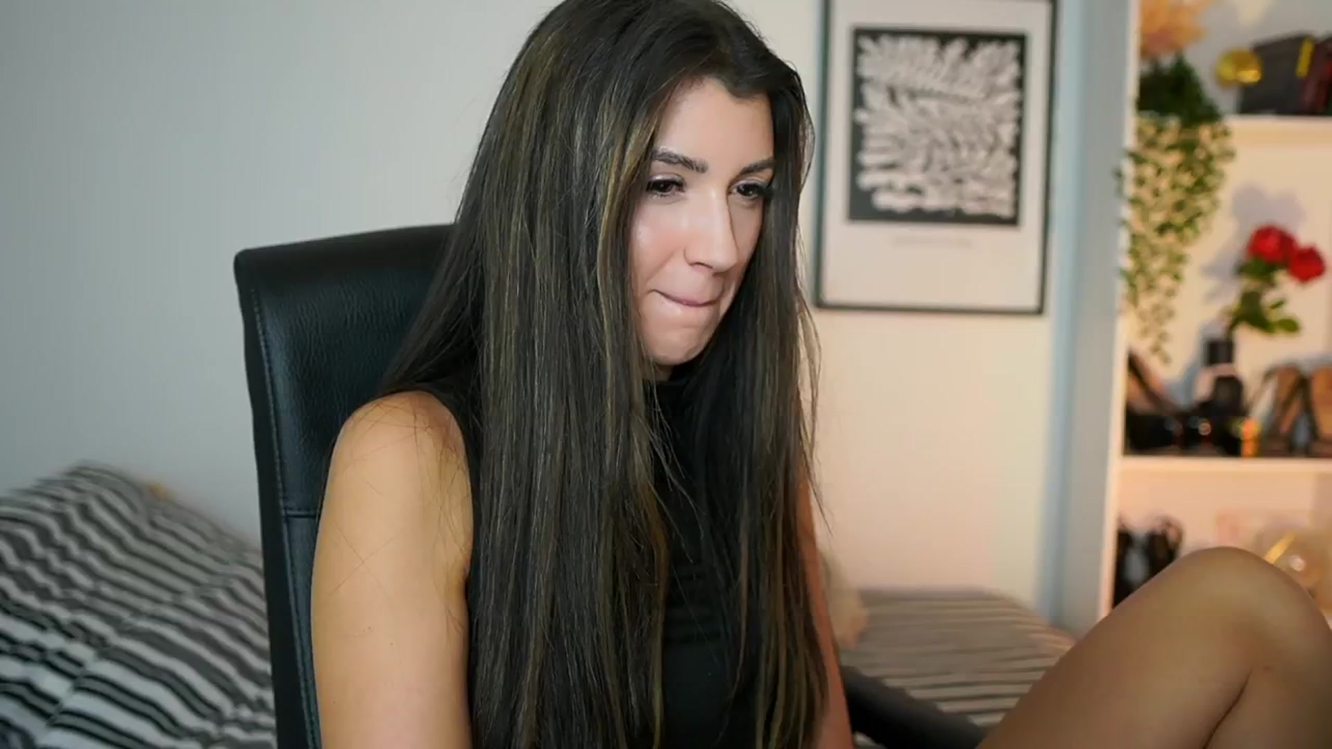 Gallery image thumbnail from Julia_Roca's myfreecams stream on, 11/03/2024, 15:18 image 10 of 20