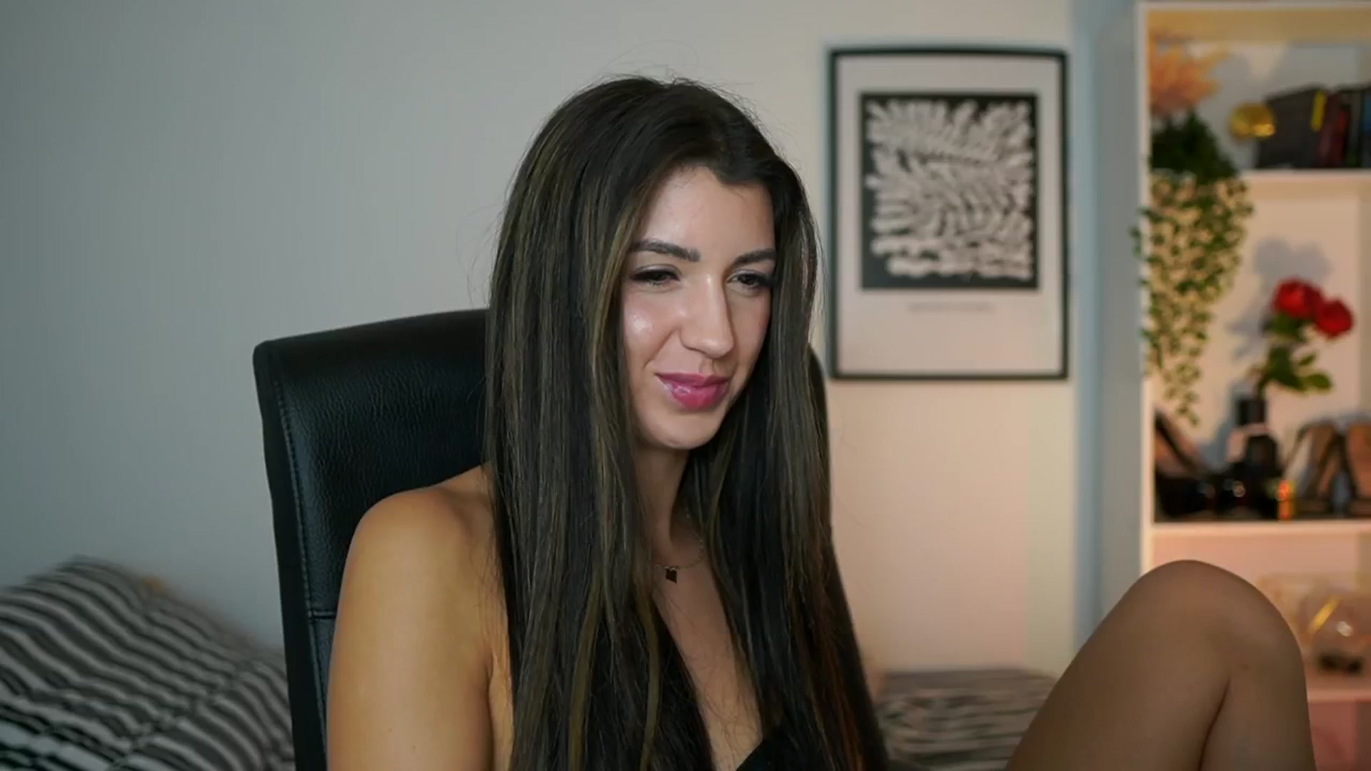 Gallery image thumbnail from Julia_Roca's myfreecams stream on, 11/03/2024, 17:08 image 2 of 20