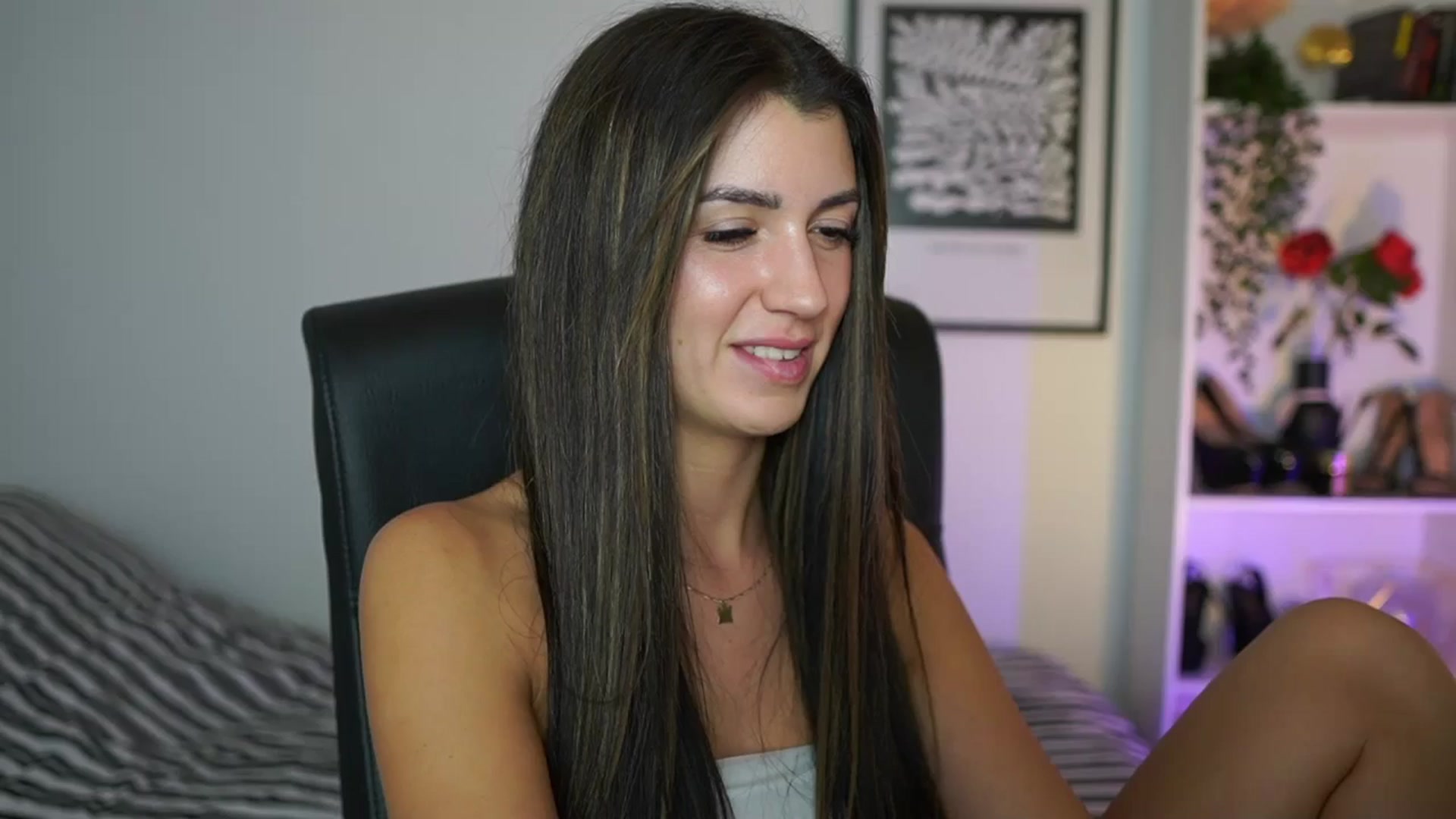 Gallery image thumbnail from Julia_Roca's myfreecams stream on, 11/06/2024, 17:50 image 1 of 20