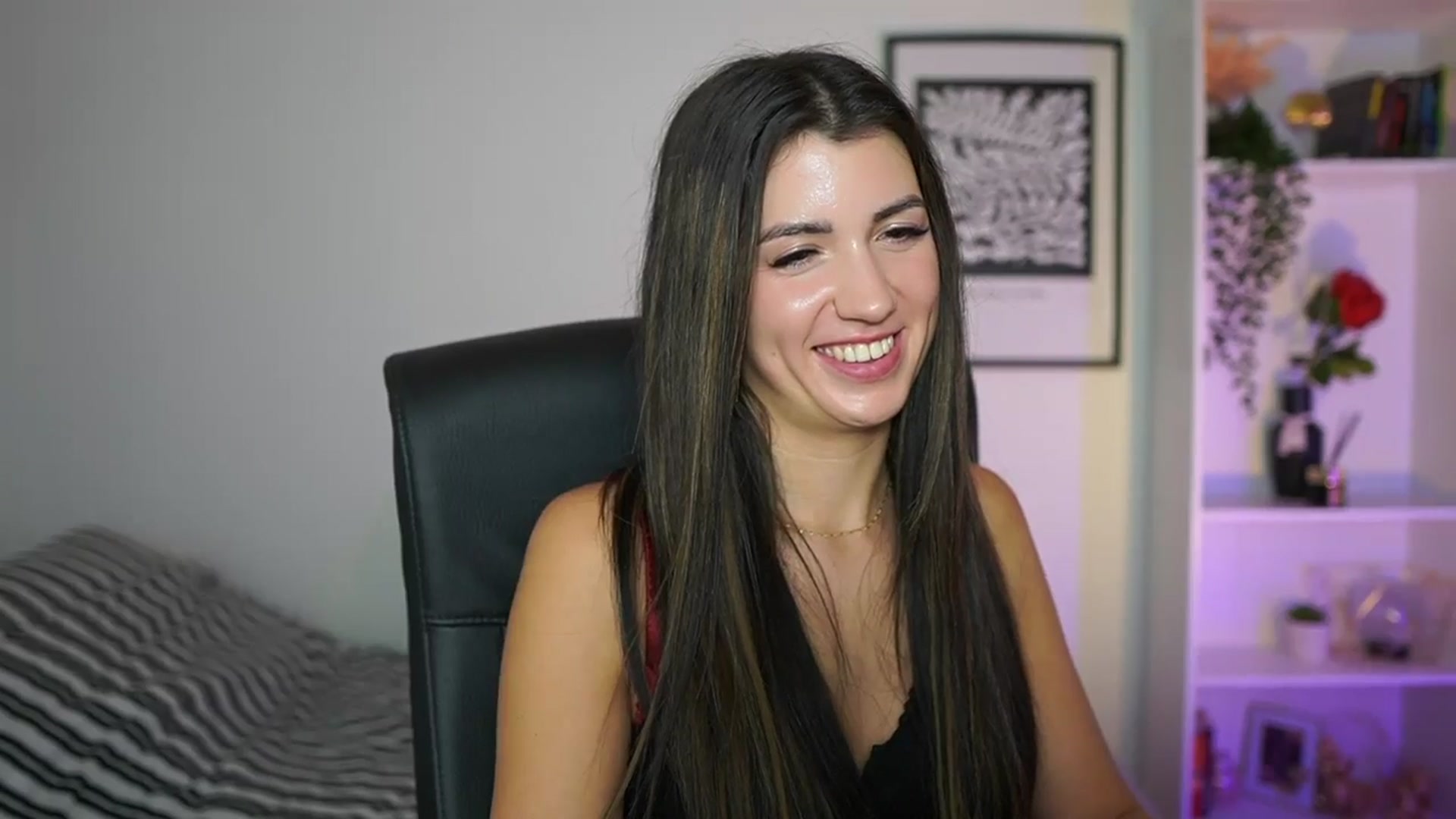 Gallery image thumbnail from Julia_Roca's myfreecams stream on, 11/08/2024, 19:12 image 16 of 20