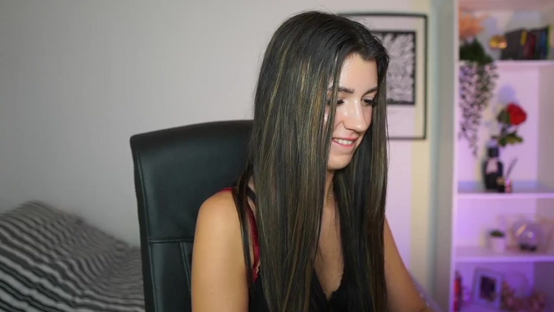 Gallery image thumbnail from Julia_Roca's myfreecams stream on, 11/08/2024, 19:12 image 14 of 20