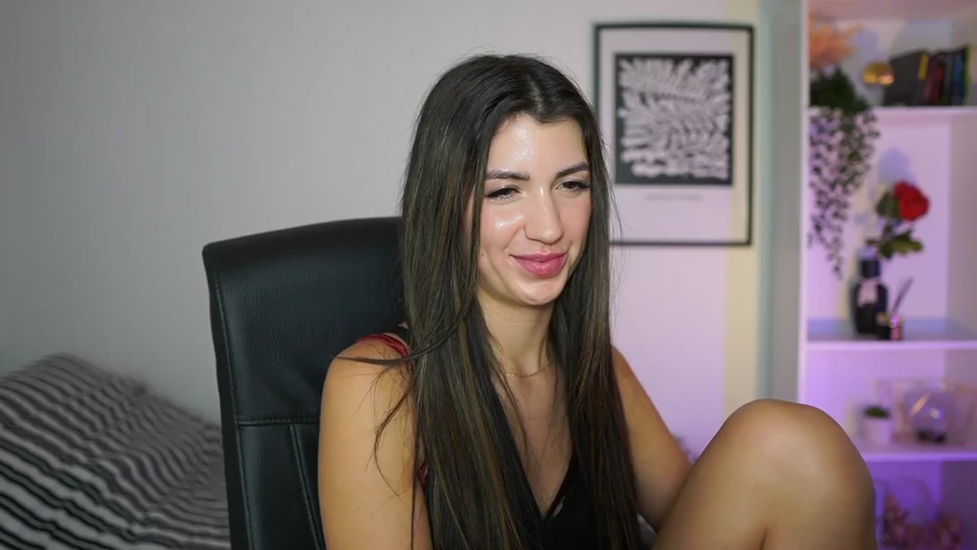 Gallery image thumbnail from Julia_Roca's myfreecams stream on, 11/08/2024, 19:12 image 11 of 20