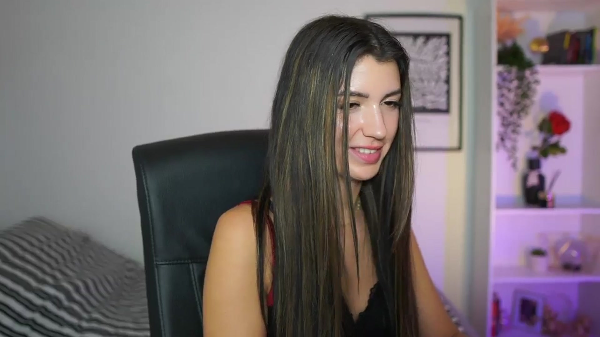 Gallery image thumbnail from Julia_Roca's myfreecams stream on, 11/08/2024, 19:12 image 15 of 20