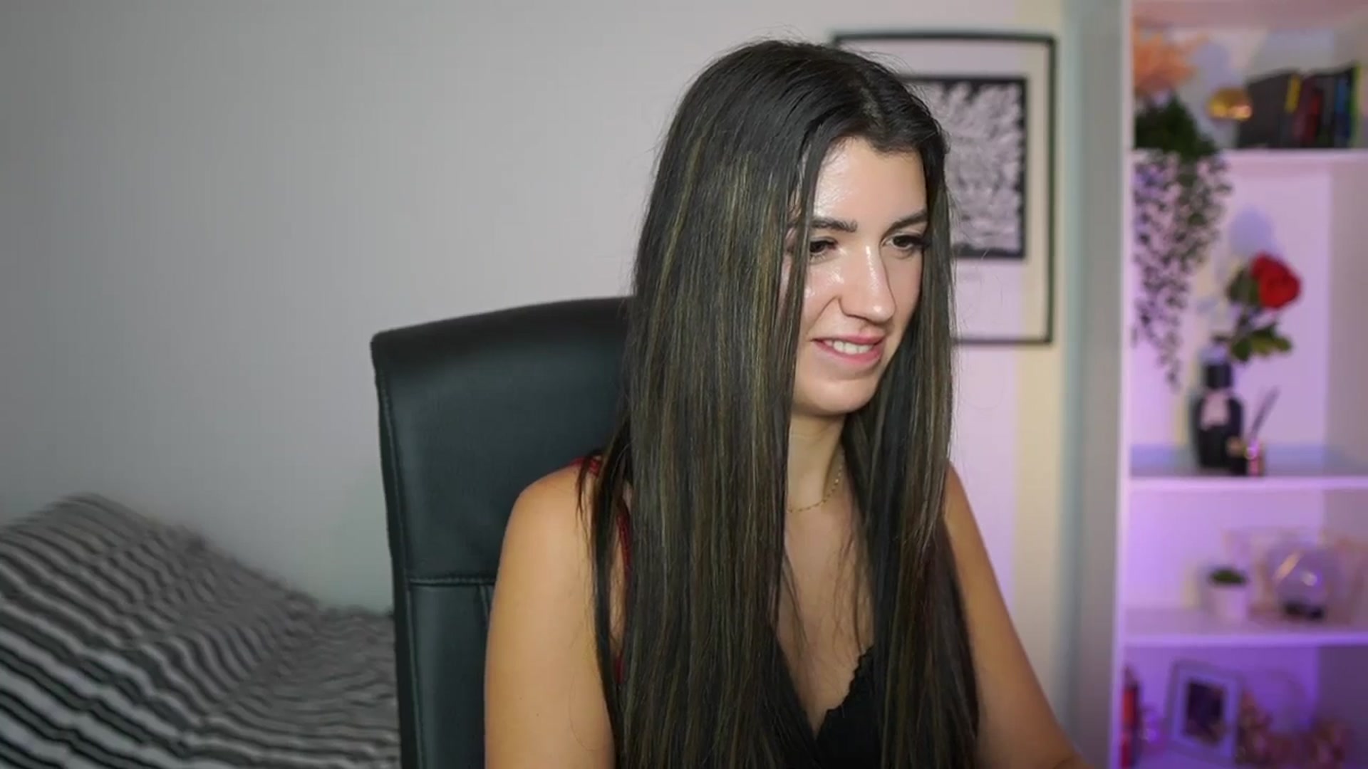Gallery image thumbnail from Julia_Roca's myfreecams stream on, 11/08/2024, 19:12 image 17 of 20