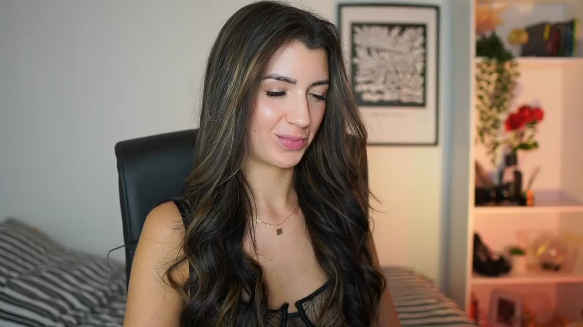 Gallery image thumbnail from Julia_Roca's myfreecams stream on, 11/10/2024, 15:56 image 11 of 20