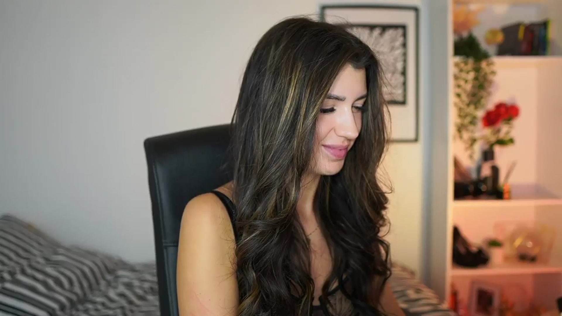 Gallery image thumbnail from Julia_Roca's myfreecams stream on, 11/10/2024, 16:43 image 13 of 20