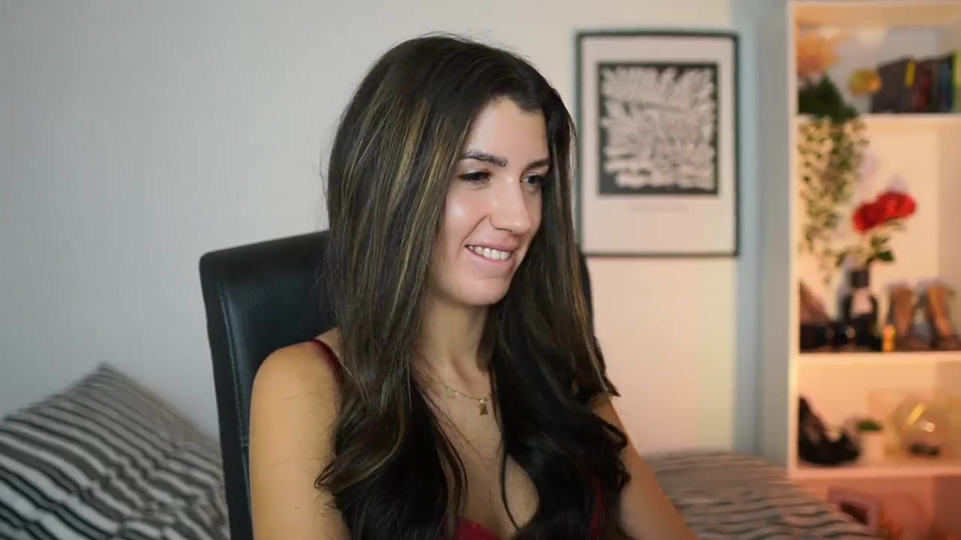 Gallery image thumbnail from Julia_Roca's myfreecams stream on, 11/11/2024, 11:01 image 20 of 20