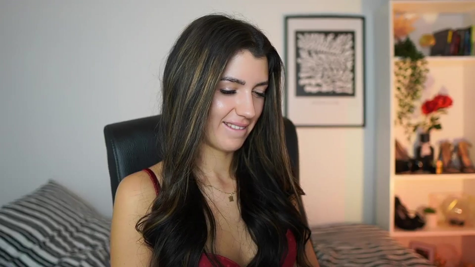 Gallery image thumbnail from Julia_Roca's myfreecams stream on, 11/11/2024, 11:01 image 12 of 20