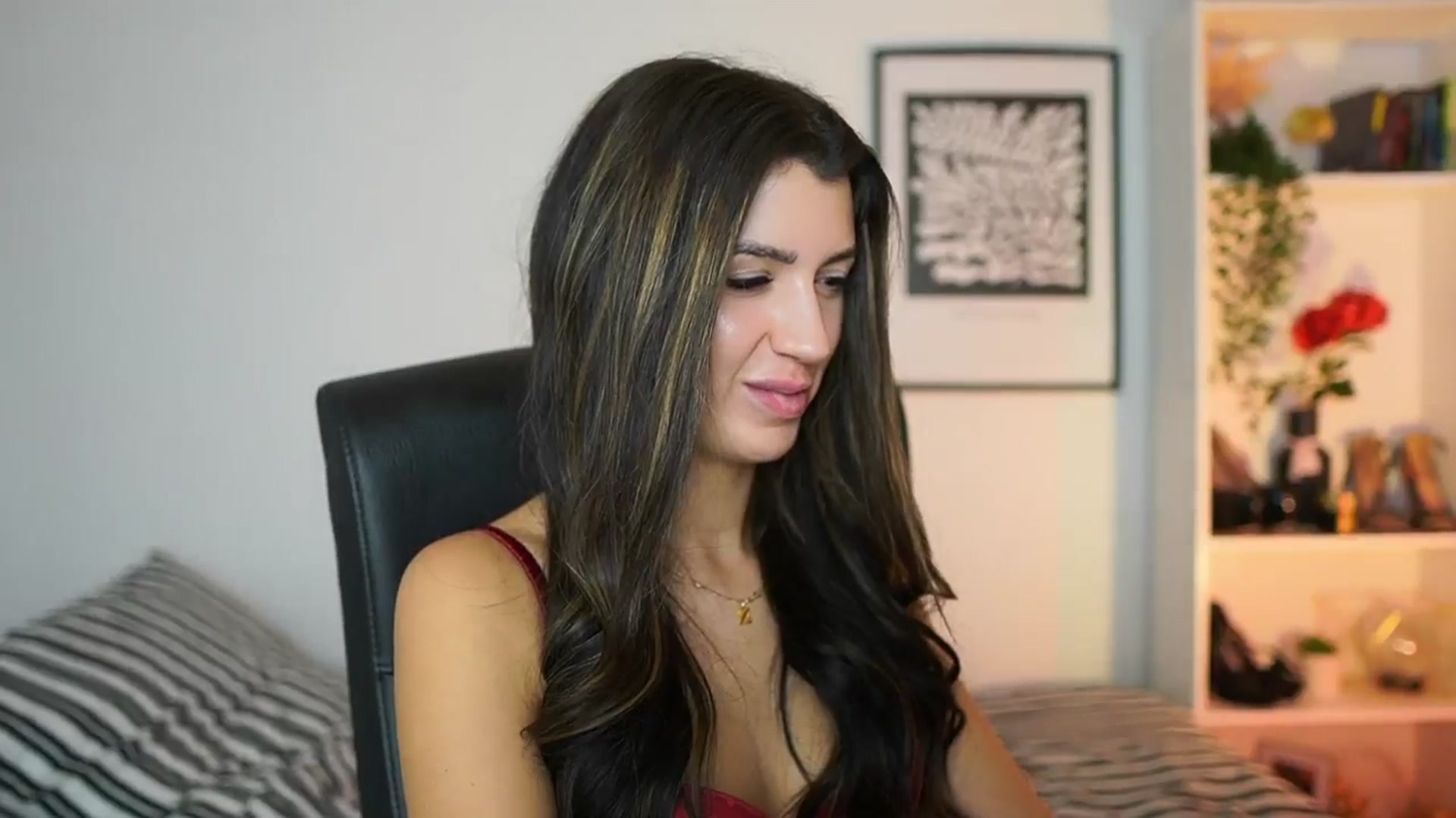 Gallery image thumbnail from Julia_Roca's myfreecams stream on, 11/11/2024, 11:01 image 19 of 20