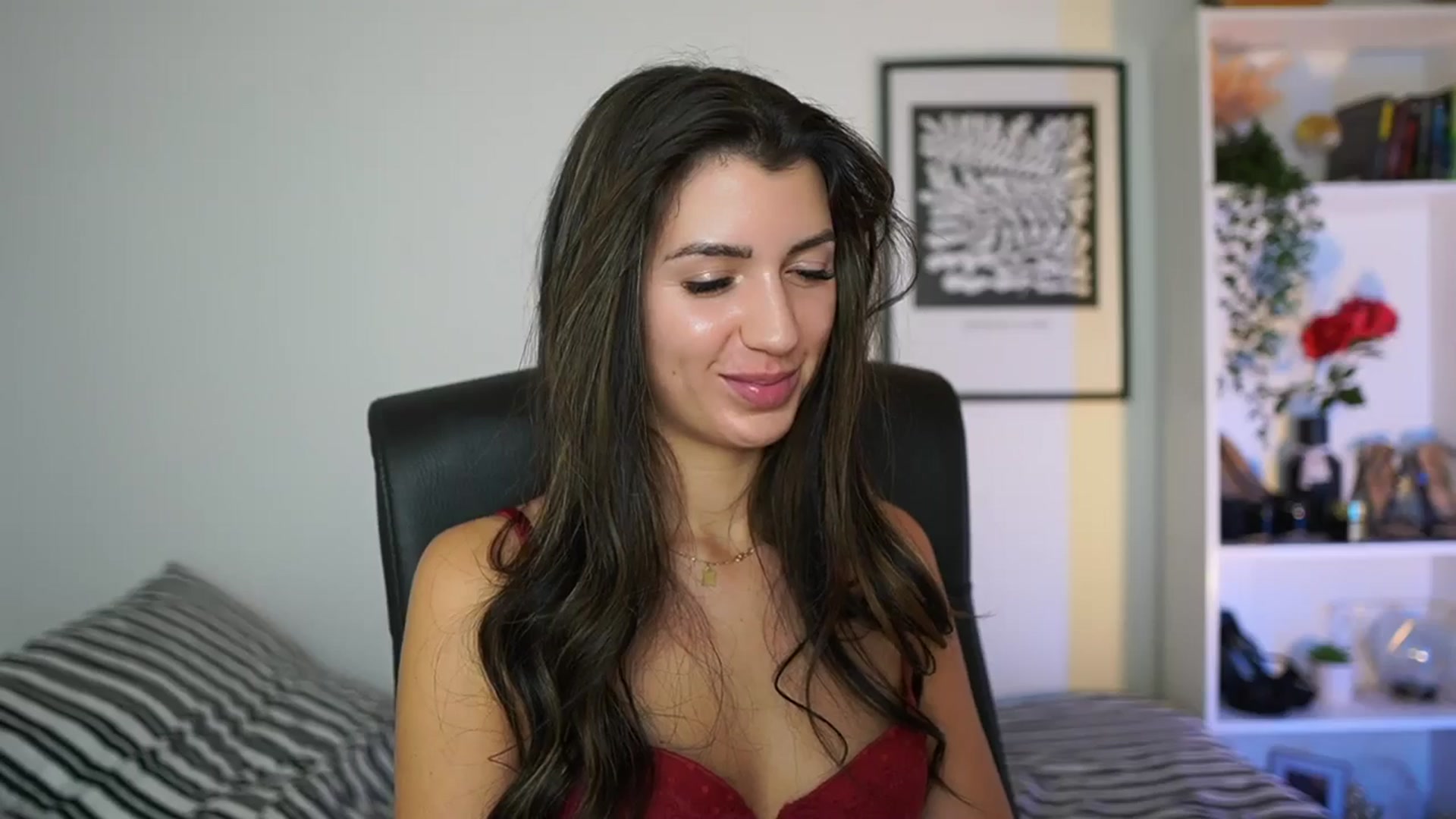 Gallery image thumbnail from Julia_Roca's myfreecams stream on, 11/11/2024, 12:16 image 14 of 20