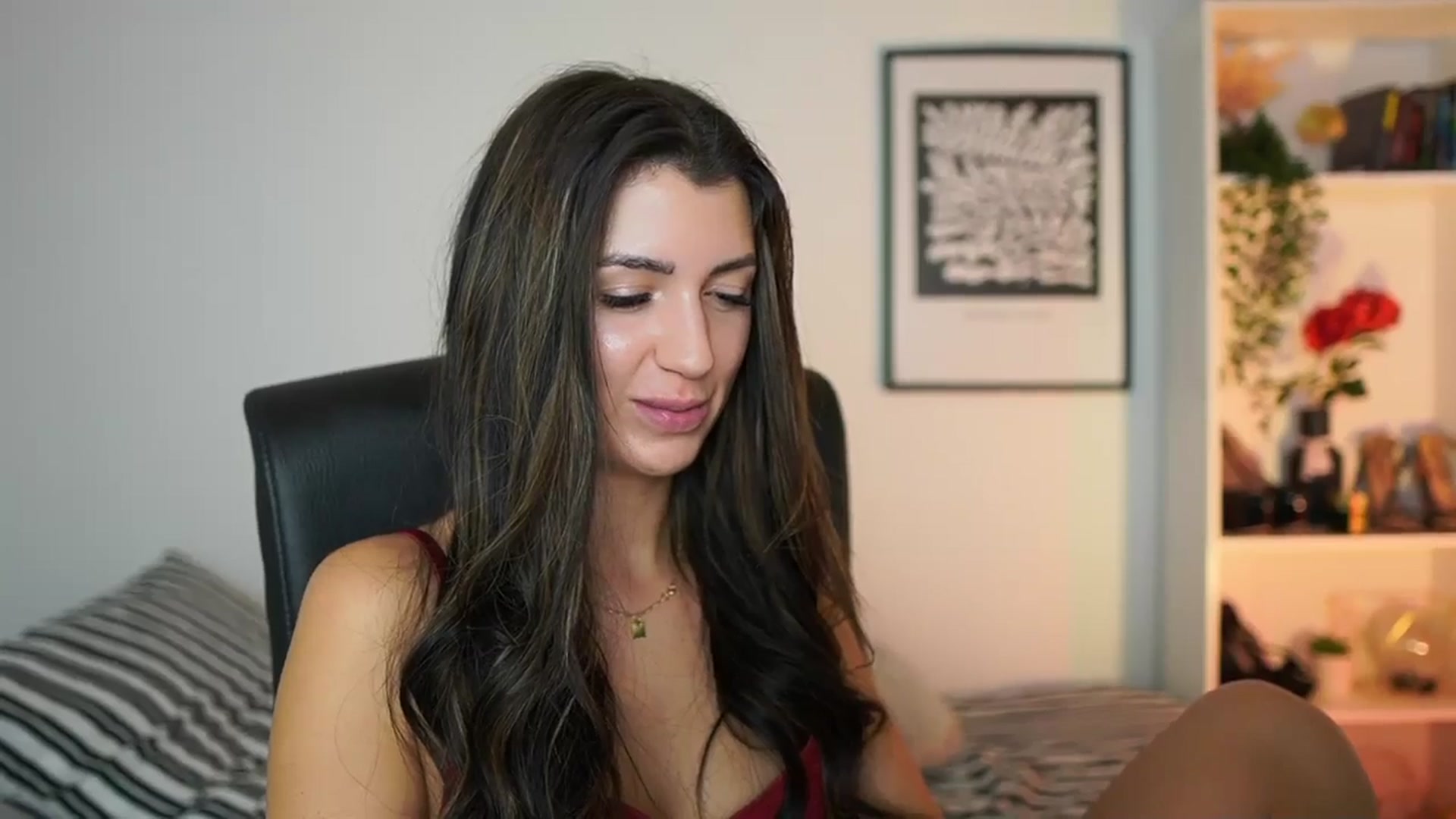 Gallery image thumbnail from Julia_Roca's myfreecams stream on, 11/11/2024, 12:16 image 6 of 20