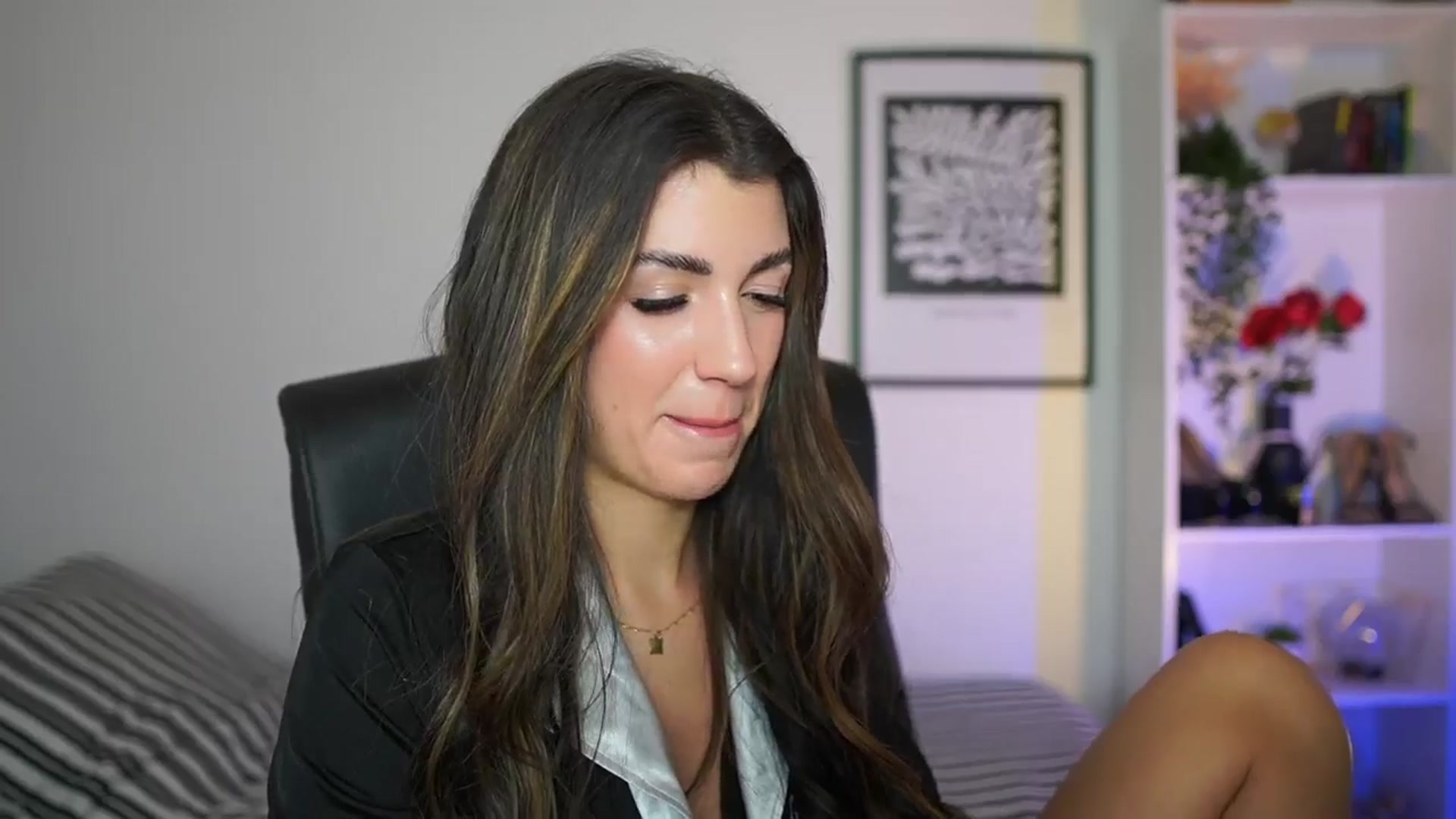 Gallery image thumbnail from Julia_Roca's myfreecams stream on, 11/13/2024, 14:31 image 18 of 20
