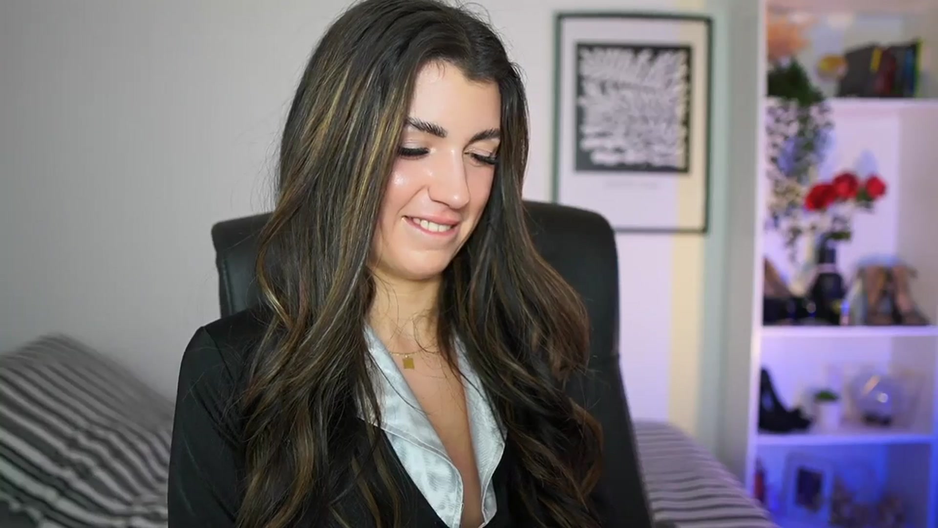 Gallery image thumbnail from Julia_Roca's myfreecams stream on, 11/13/2024, 15:28 image 5 of 20