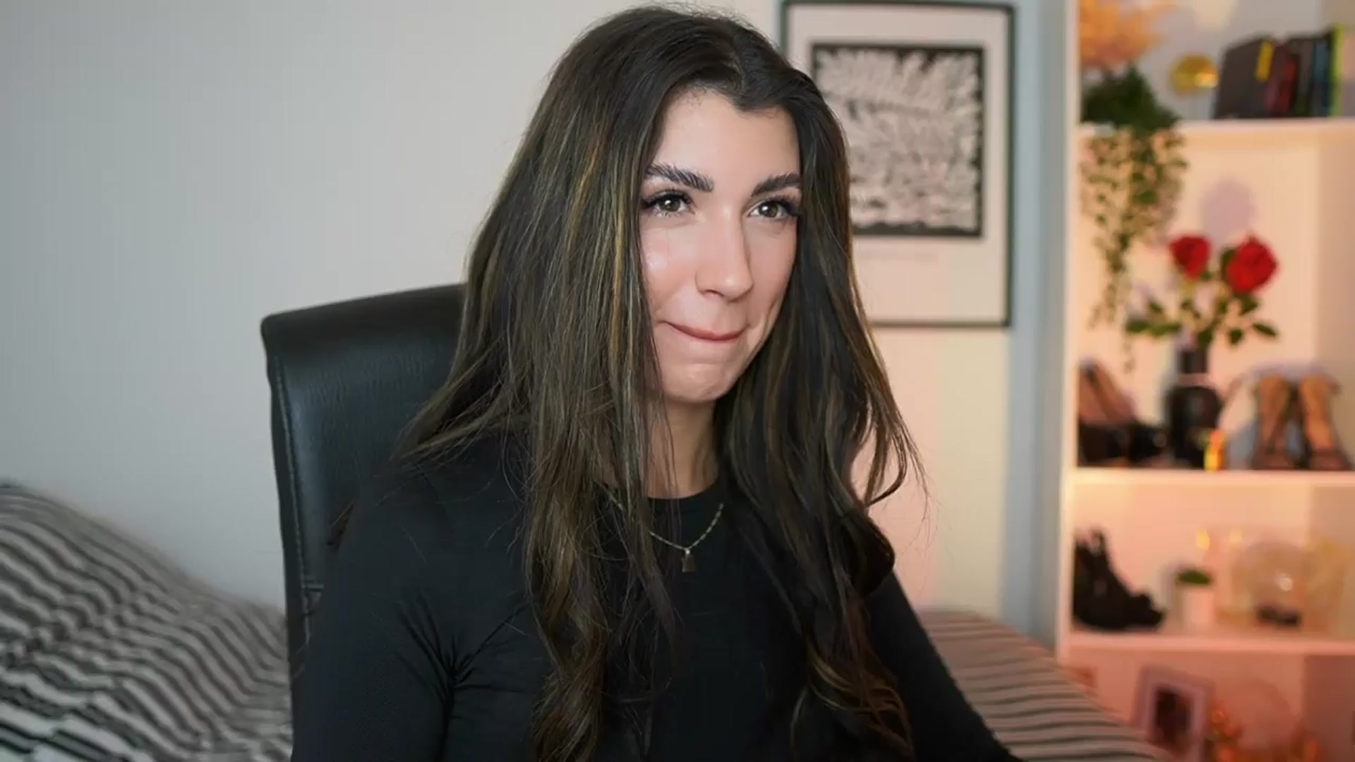 Gallery image thumbnail from Julia_Roca's myfreecams stream on, 11/16/2024, 15:38 image 1 of 20