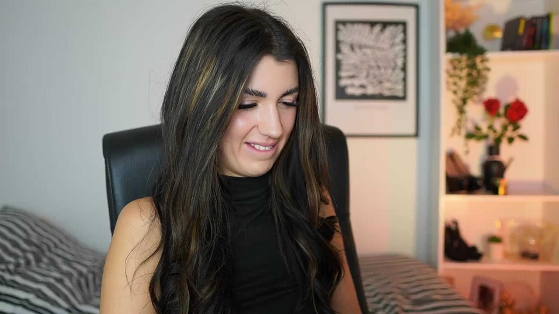 Gallery image thumbnail from Julia_Roca's myfreecams stream on, 11/16/2024, 18:12 image 20 of 20