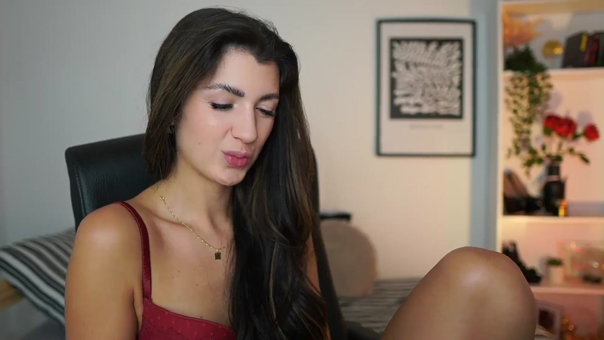 Gallery image thumbnail from Julia_Roca's myfreecams stream on, 11/27/2024, 16:44 image 13 of 20