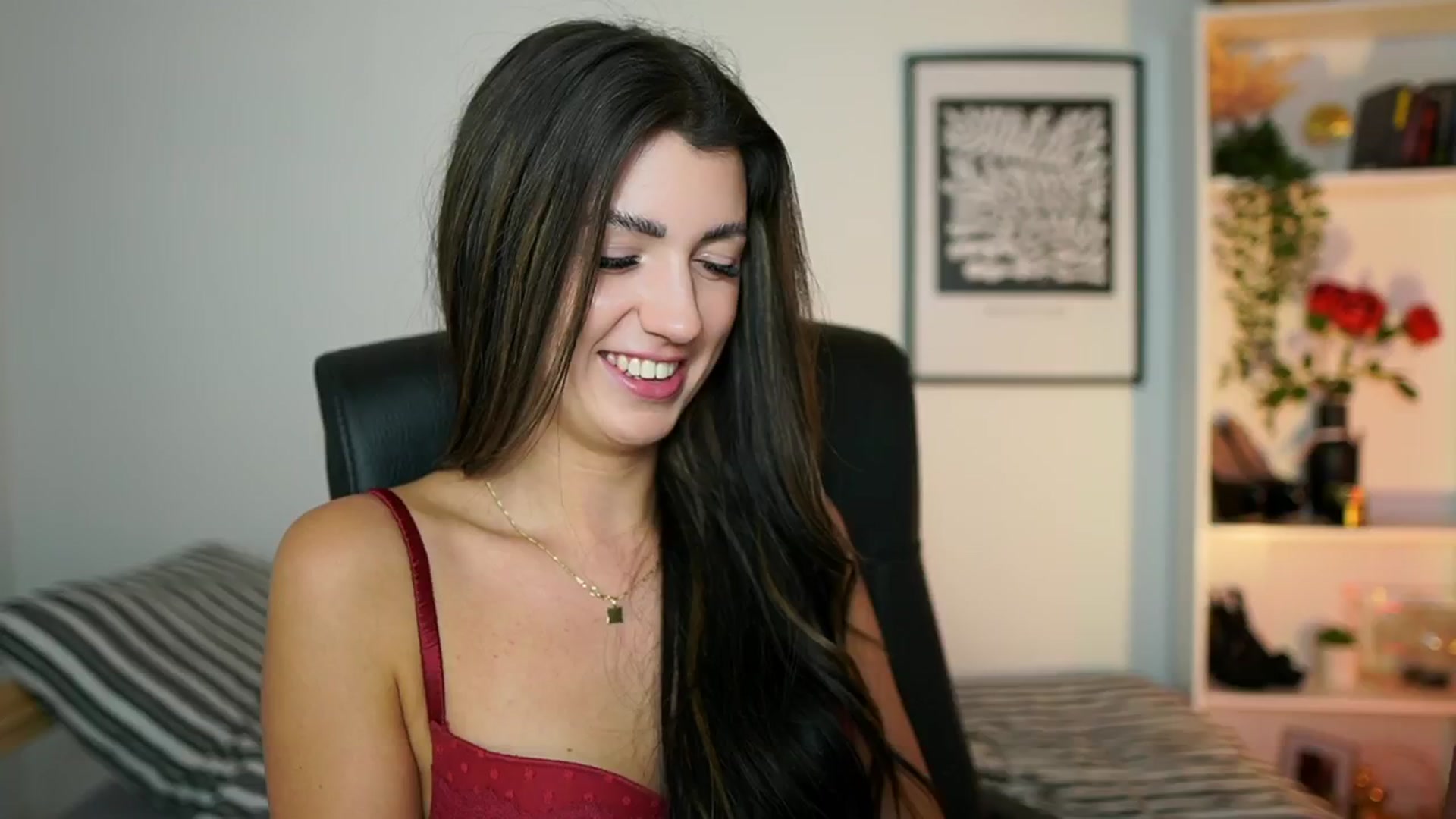 Gallery image thumbnail from Julia_Roca's myfreecams stream on, 11/27/2024, 18:22 image 3 of 20