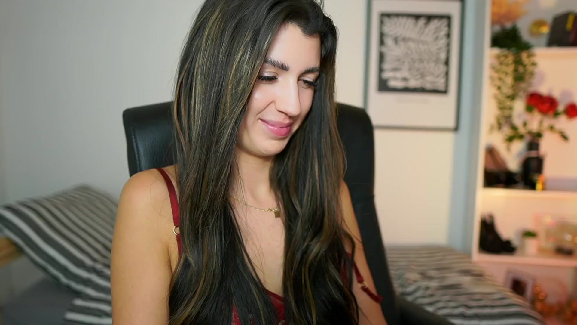 Gallery image thumbnail from Julia_Roca's myfreecams stream on, 11/28/2024, 17:01 image 20 of 20